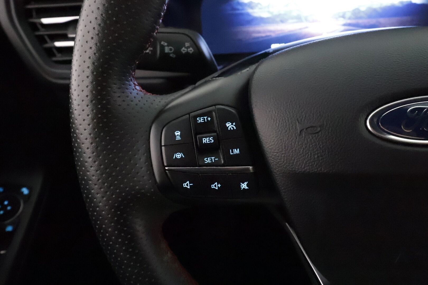 FORD KUGA 2021 2.5 PLug-in hybrid ST-Line X * Adapt.vakkari / P.kamera / Koukku / LED / Navi / KeylessGo * - Nahka-Alcantara / Sähköpenkki