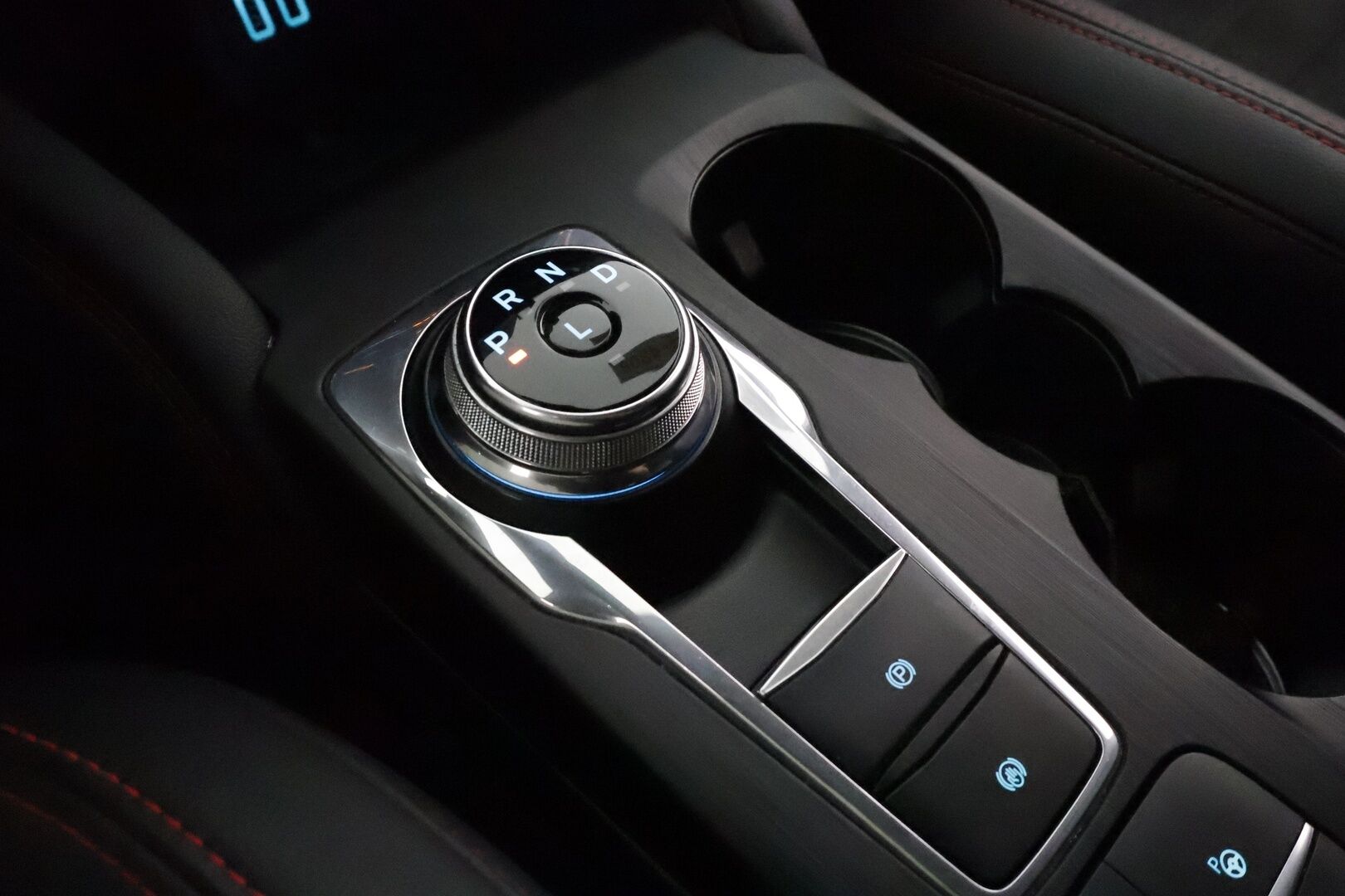 FORD KUGA 2021 2,5 (PHEV) 225hv CVT FWD ST-Line X * Adapt.Vakkari / Vetokoukku / Peruutuskamera / LED / Navi / KeylessGo - Nahka-Alcantara / Sähköpenkki / ALV - HULLUT JOULUT KORKOTARJOUS 2,49% 