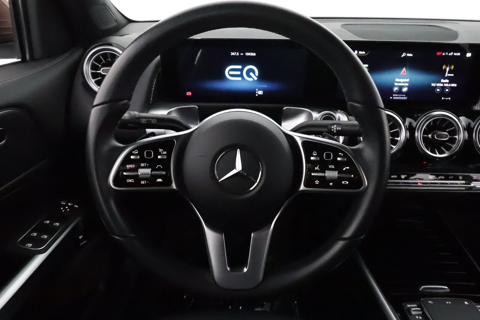 MERCEDES-BENZ EQB 2023 300 4Matic 7-Paik **Widescreen / Adapt.Vakkari / LED-High Performance / P.Kamera / Navi / Kaistavahti / KeylessGO** - 3,99 % KORKOTARJOUS TÄHÄN AUTOON - Akku kuntotarkastettu / 2x Latauskaapelit / Kahdet Renkaat / HARVINAINEN VÄRI!