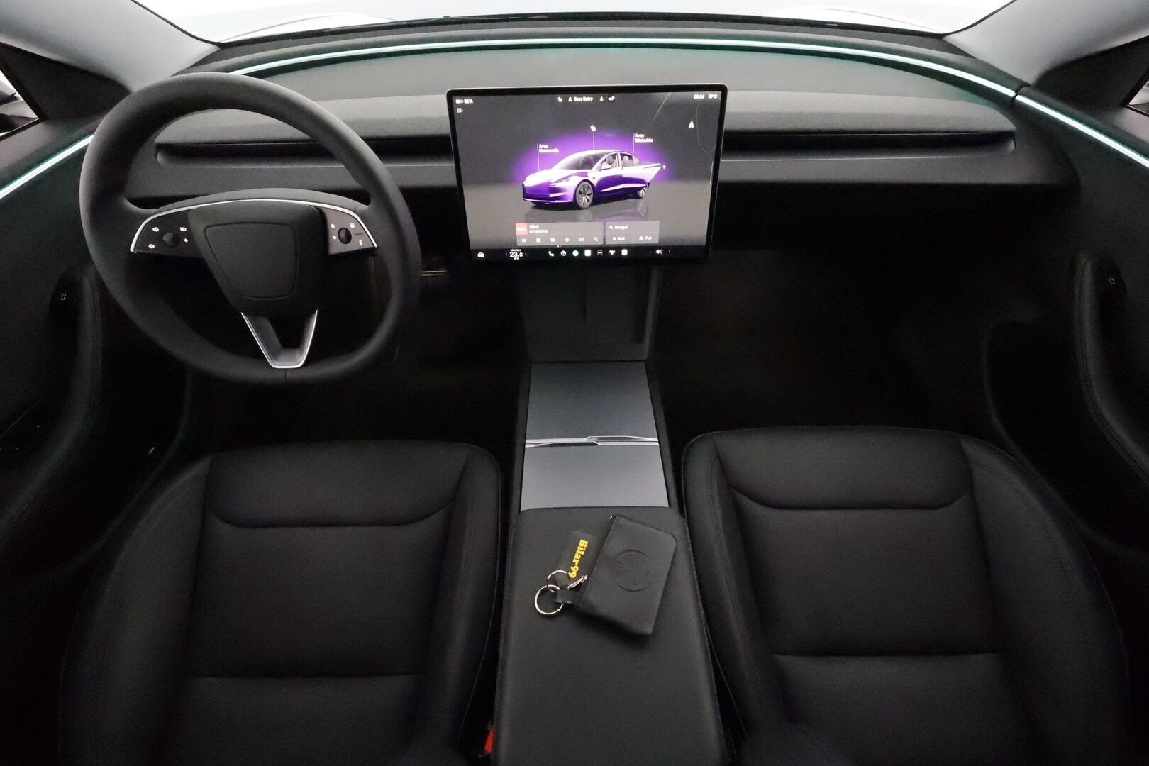 TESLA MODEL 3 2024 Long Range AWD **Lämpöpumppu / Koukku / Adapt.Vakkari / Matrix-LED / P.kamera / Ilmastoitu Muistipenkki / Lasikatto** - 3,99 % KORKOTARJOUS TÄHÄN AUTOON - Kahdet Renkaat
