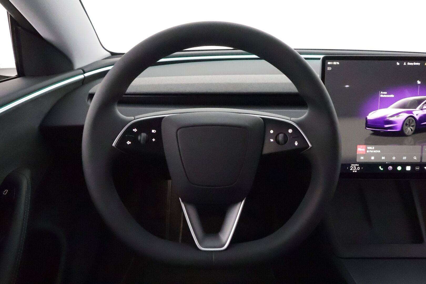 TESLA MODEL 3 2024 Long Range AWD **Lämpöpumppu / Koukku / Adapt.Vakkari / Matrix-LED / P.kamera / Ilmastoitu Muistipenkki / Lasikatto** - 3,99 % KORKOTARJOUS TÄHÄN AUTOON - Kahdet Renkaat
