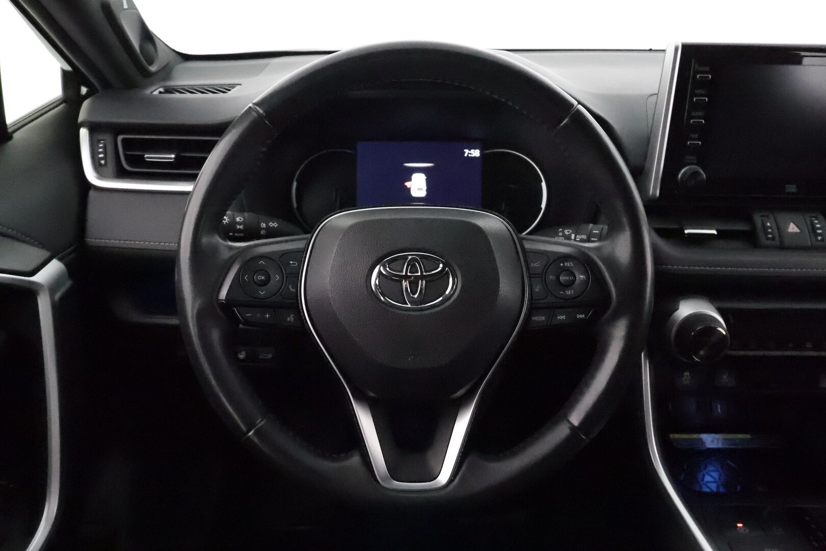 TOYOTA RAV4 2021 2,5 Hybrid AWD-i Style Attitude Black **Adapt.Vakkari / JBL / LED-valot / 360° / Koukku / Kaistavahti / KeylessGO** - 3,99 % KORKOTARJOUS TÄHÄN AUTOON - Adapt.Vakkari / JBL / LED-valot / 360° / Koukku / Kaistavahti / Keyless