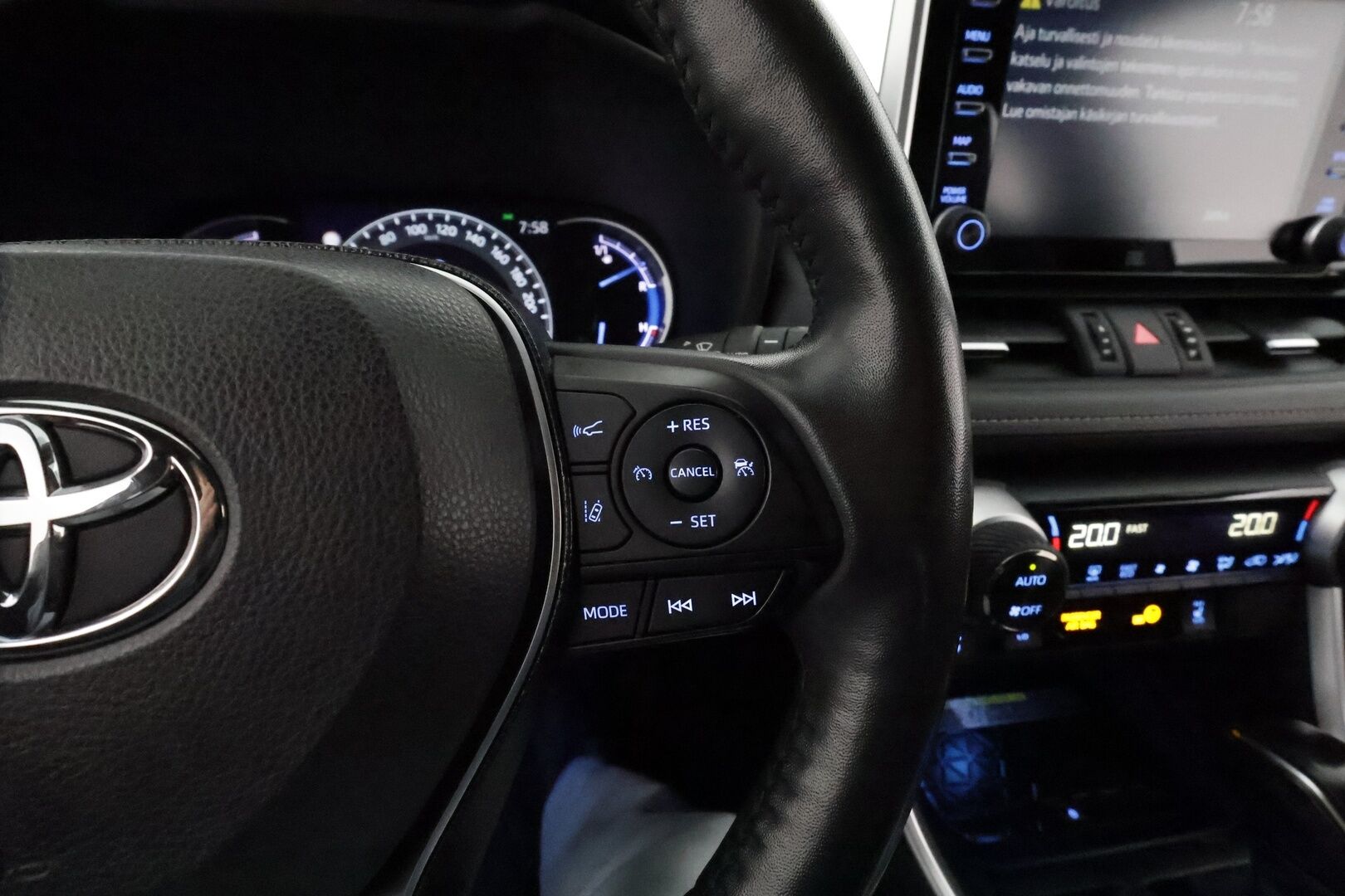 TOYOTA RAV4 2021 2,5 Hybrid AWD-i Style Attitude Black **Adapt.Vakkari / JBL / LED-valot / 360° / Koukku / Kaistavahti / KeylessGO** - 3,99 % KORKOTARJOUS TÄHÄN AUTOON - Adapt.Vakkari / JBL / LED-valot / 360° / Koukku / Kaistavahti / Keyless