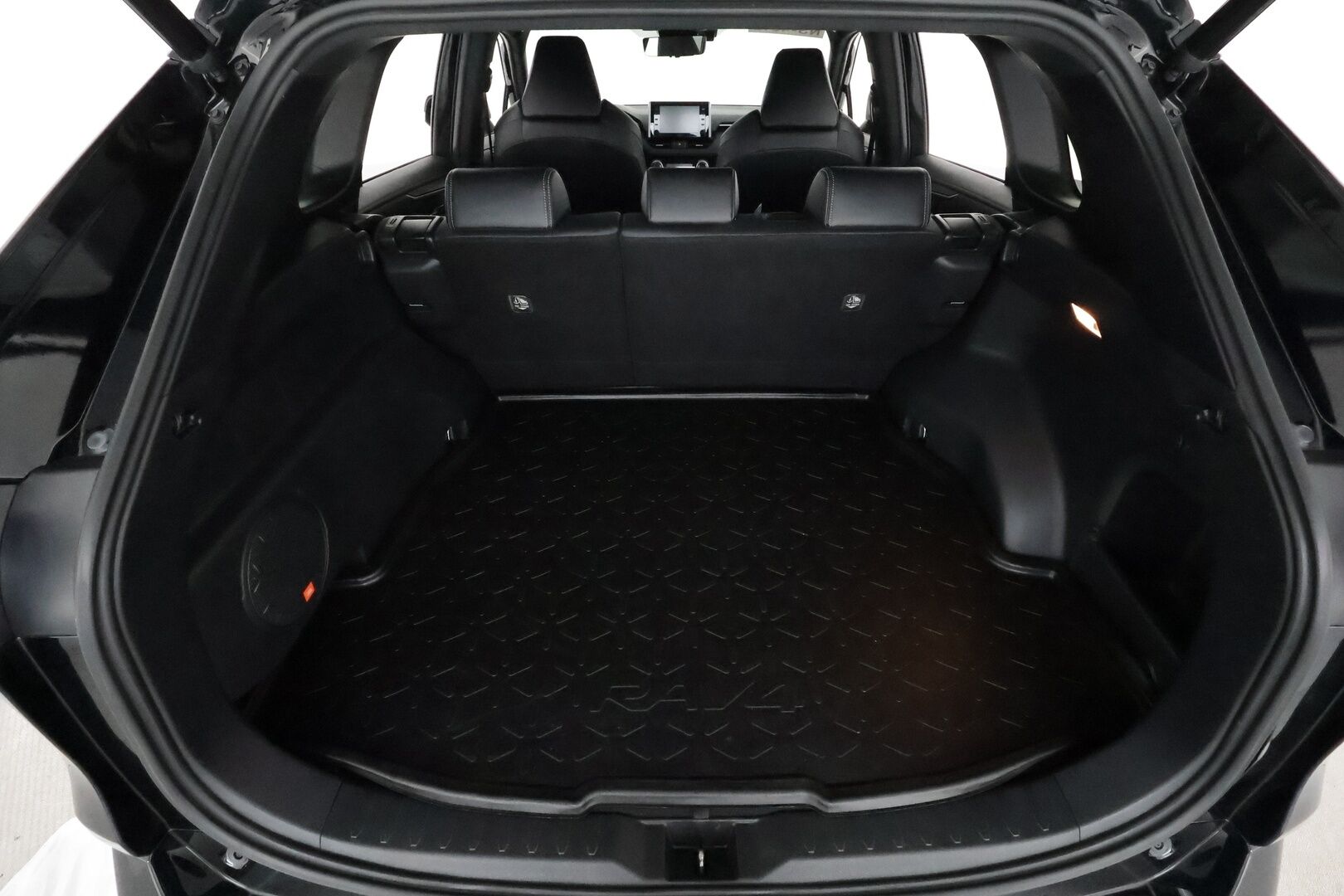 TOYOTA RAV4 2021 2,5 Hybrid AWD-i Style Attitude Black **Adapt.Vakkari / JBL / LED-valot / 360° / Koukku / Kaistavahti / KeylessGO** - 3,99 % KORKOTARJOUS TÄHÄN AUTOON - Adapt.Vakkari / JBL / LED-valot / 360° / Koukku / Kaistavahti / Keyless