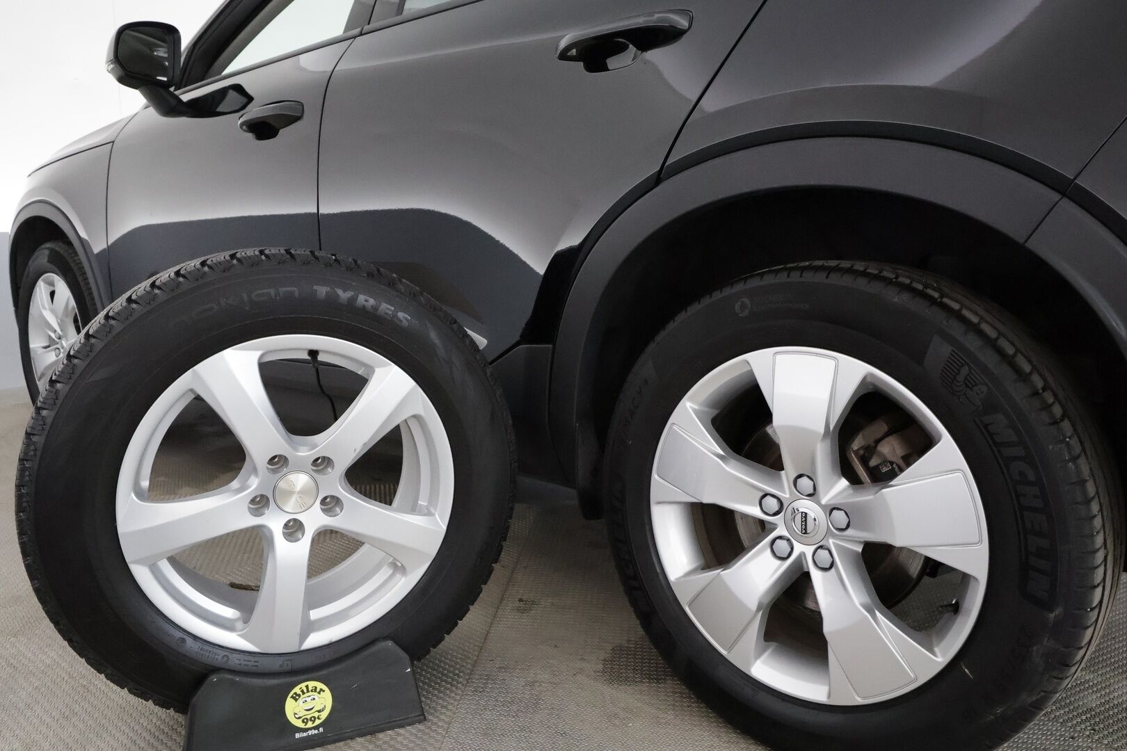 Volvo XC40 2022 T2 Business aut **Adapt.vakkari / P.kamera / Digimittaristo / Sähköluukku / Webasto / KeylessGo** - Kahdet renkaat aluvanteilla / Merkkihuollettu
