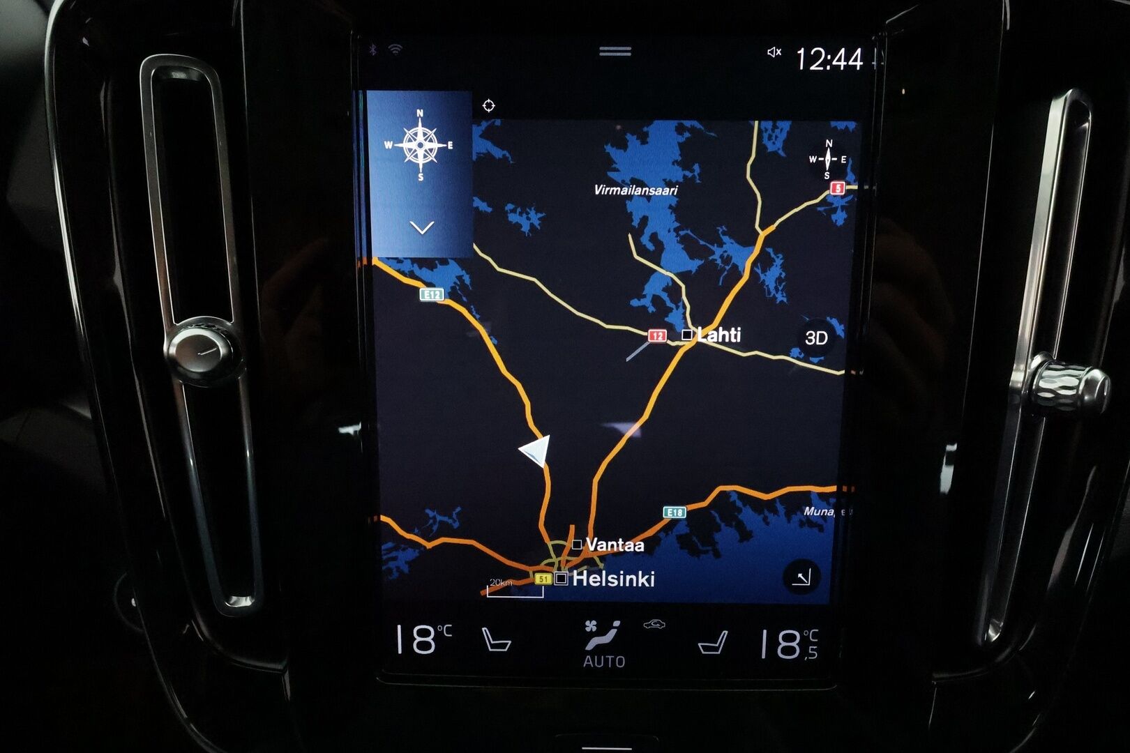 Volvo XC40 2022 T2 Business aut **Adapt.vakkari / P.kamera / Digimittaristo / Sähköluukku / Webasto / KeylessGo** - Kahdet renkaat aluvanteilla / Merkkihuollettu