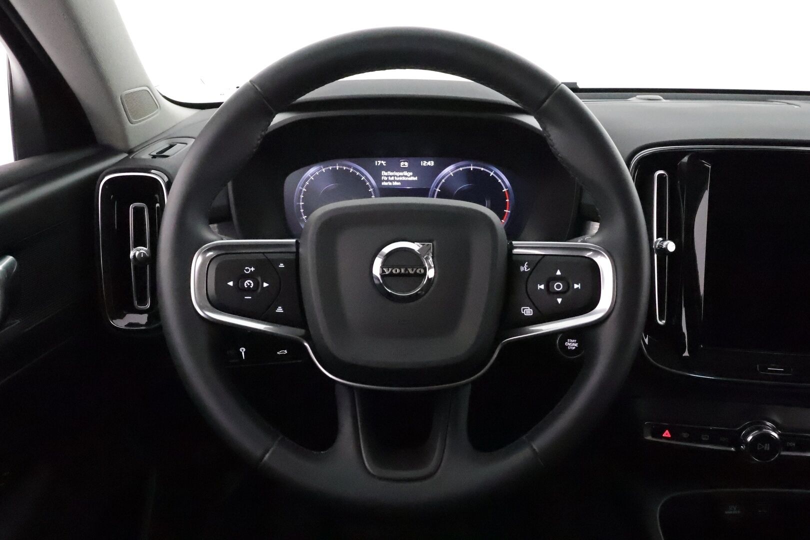 Volvo XC40 2022 T2 Business aut **Adapt.vakkari / P.kamera / Digimittaristo / Sähköluukku / Webasto / KeylessGo** - Kahdet renkaat aluvanteilla / Merkkihuollettu