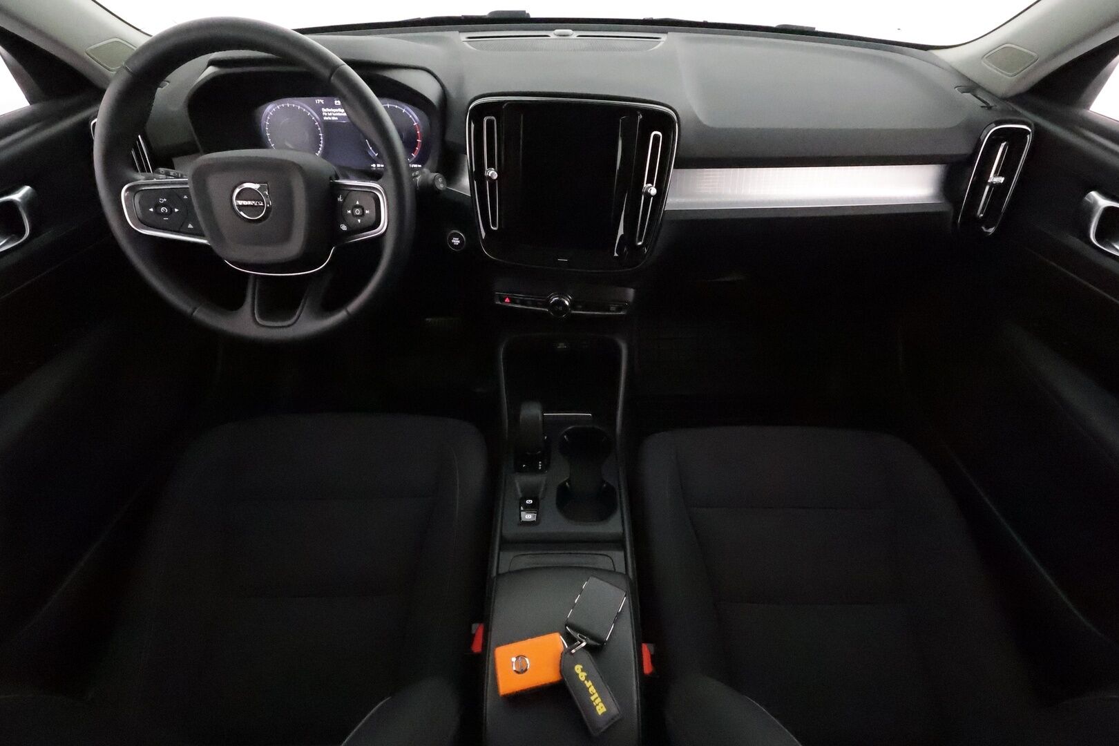 Volvo XC40 2022 T2 Business aut **Adapt.vakkari / P.kamera / Digimittaristo / Sähköluukku / Webasto / KeylessGo** - Kahdet renkaat aluvanteilla / Merkkihuollettu