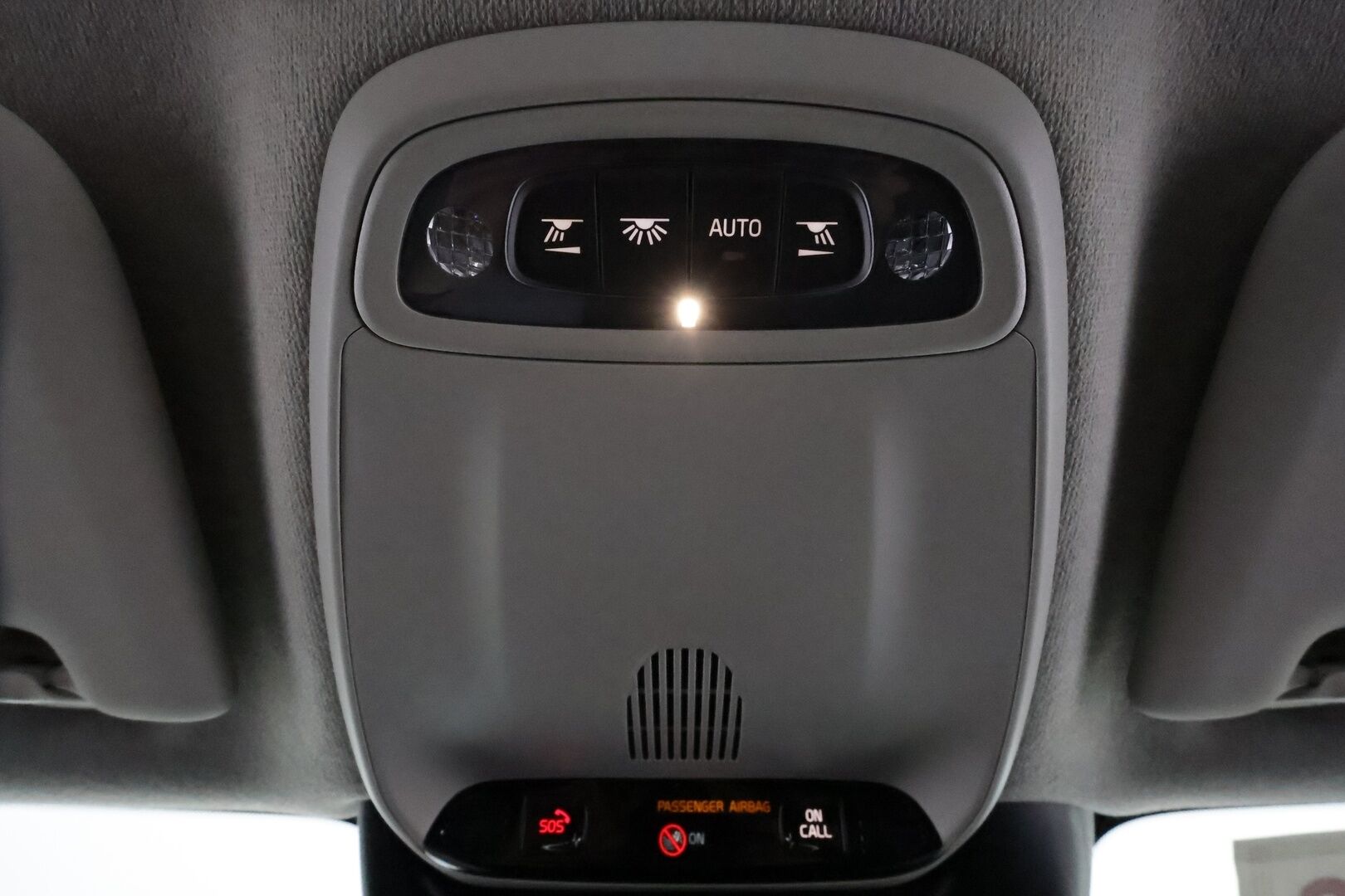 Volvo XC40 2022 T2 Business aut **Adapt.vakkari / P.kamera / Digimittaristo / Sähköluukku / Webasto / KeylessGo** - Kahdet renkaat aluvanteilla / Merkkihuollettu