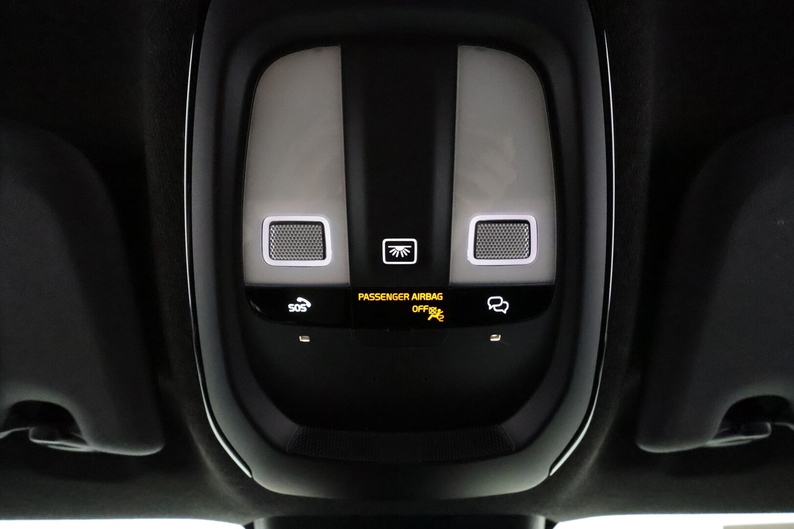 Volvo C40 2023 Recharge Single Motor Plus **Lasikatto / Lämpöpumppu / Adapt.Vakkari / P.Kamera / Sporttipenkki Muistilla / LED-valot** - 3,99 % KORKOTARJOUS TÄHÄN AUTOON - Akku kuntotarkastettu / Navi / Kaistavahti / KeylessGO / 2x Renkaat / Akku Kuntotarkistettu!