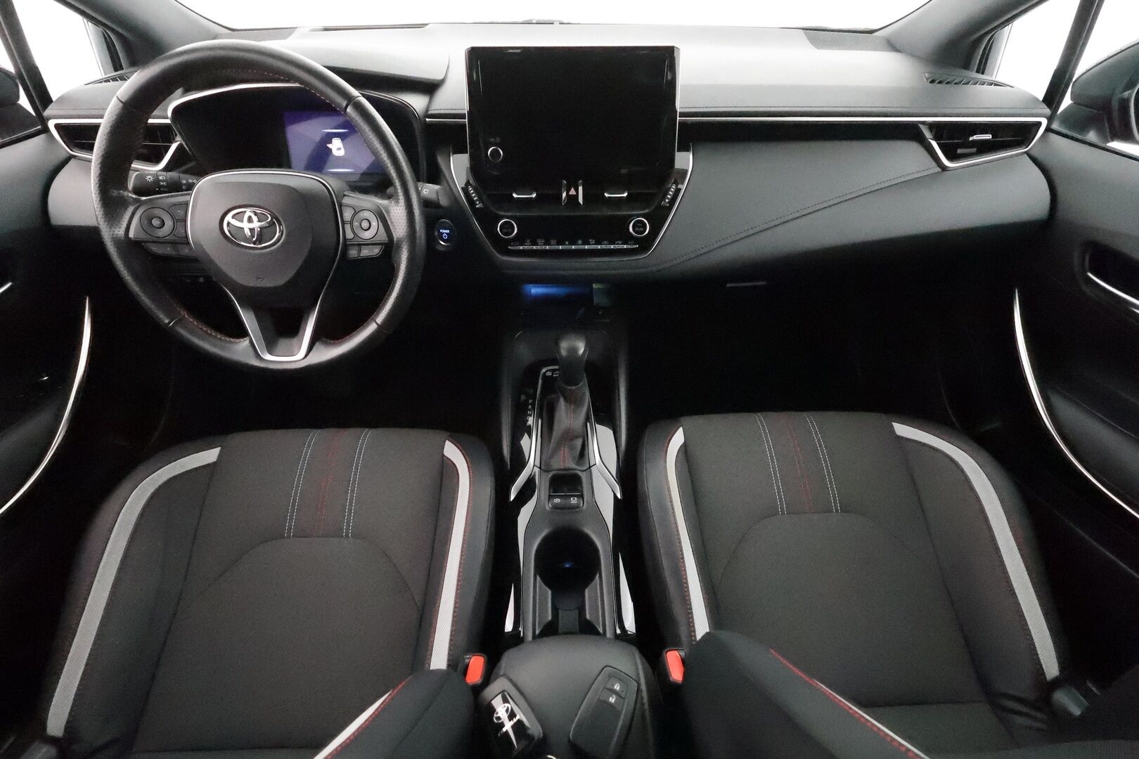 TOYOTA COROLLA 2022 Hatchback 1,8 Hybrid Active GR Sport - Adapt.Vakkari / HUD / Peruutuskamera / Adapt.LED / Puolinahkasisusta / Ratinlämmitys / Langaton lataus / Siisti yksilö!