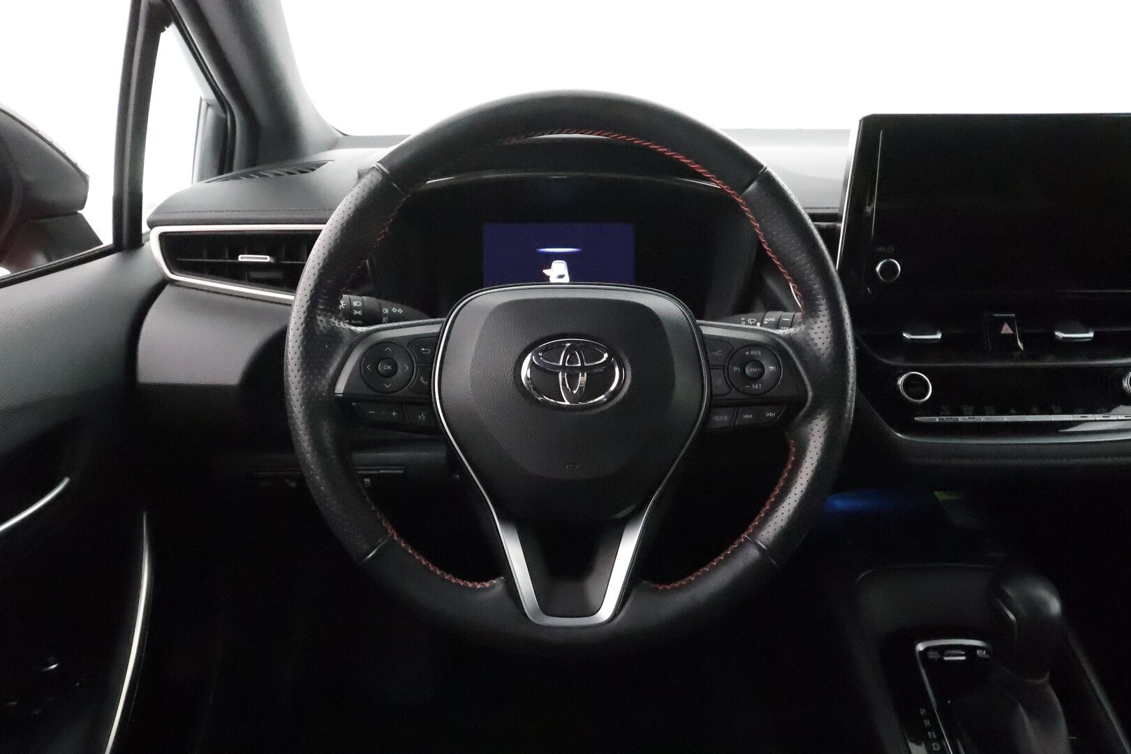 TOYOTA COROLLA 2022 Hatchback 1,8 Hybrid Active GR Sport - Adapt.Vakkari / HUD / Peruutuskamera / Adapt.LED / Puolinahkasisusta / Ratinlämmitys / Langaton lataus / Siisti yksilö!