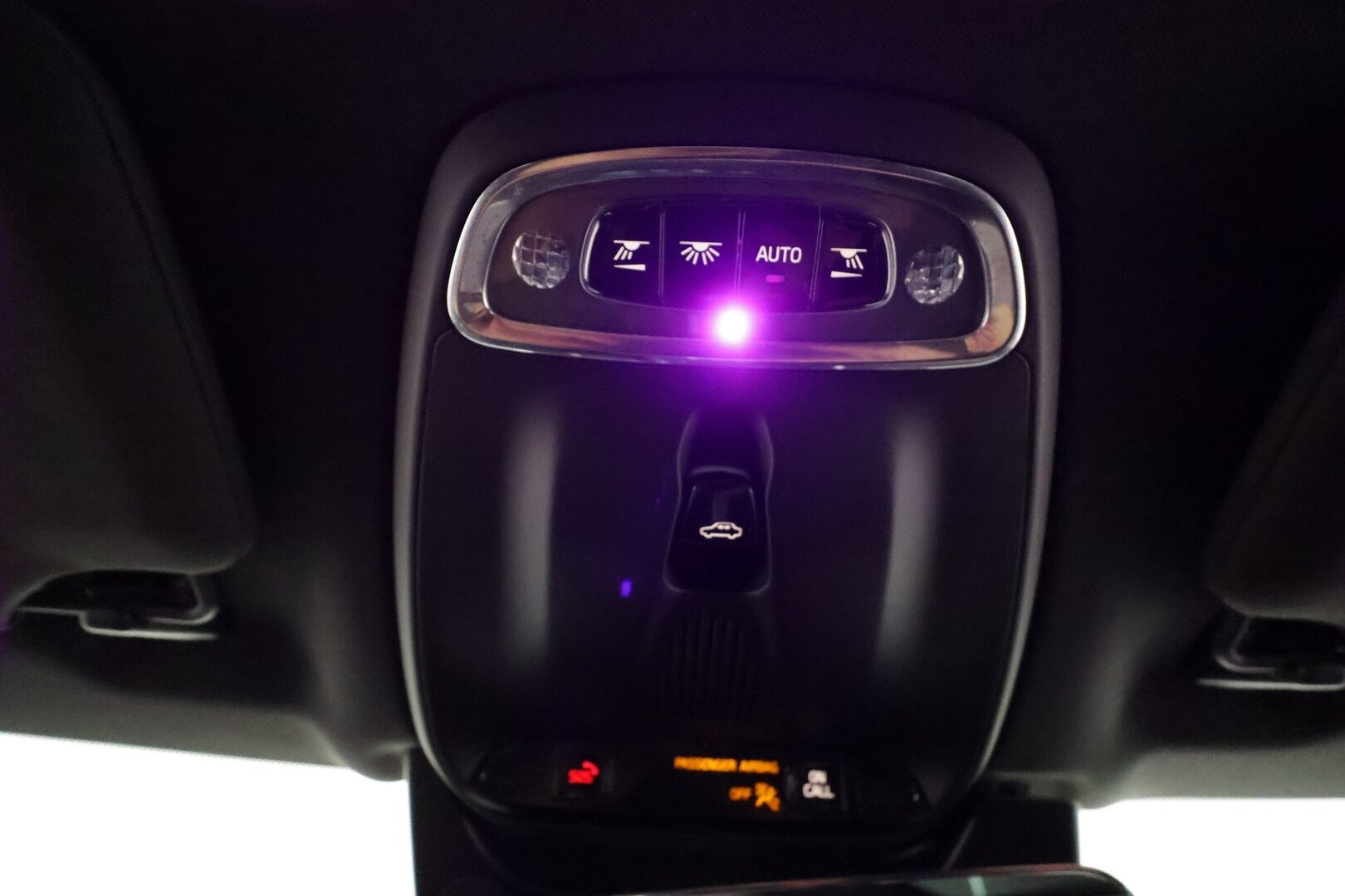 Volvo XC90 2016 D5 AWD R-Design aut 7-Paik **Panorama / ACC / HUD / Ilma-alusta / Sporttinahat Muistilla / Webasto / Koukku / Full-LED** - 3,99 % KORKOTARJOUS TÄHÄN AUTOON - Todella kattavilla varusteilla ja harvinaisella värillä Volvojen kuningas malli! / Juuri katsastettu!