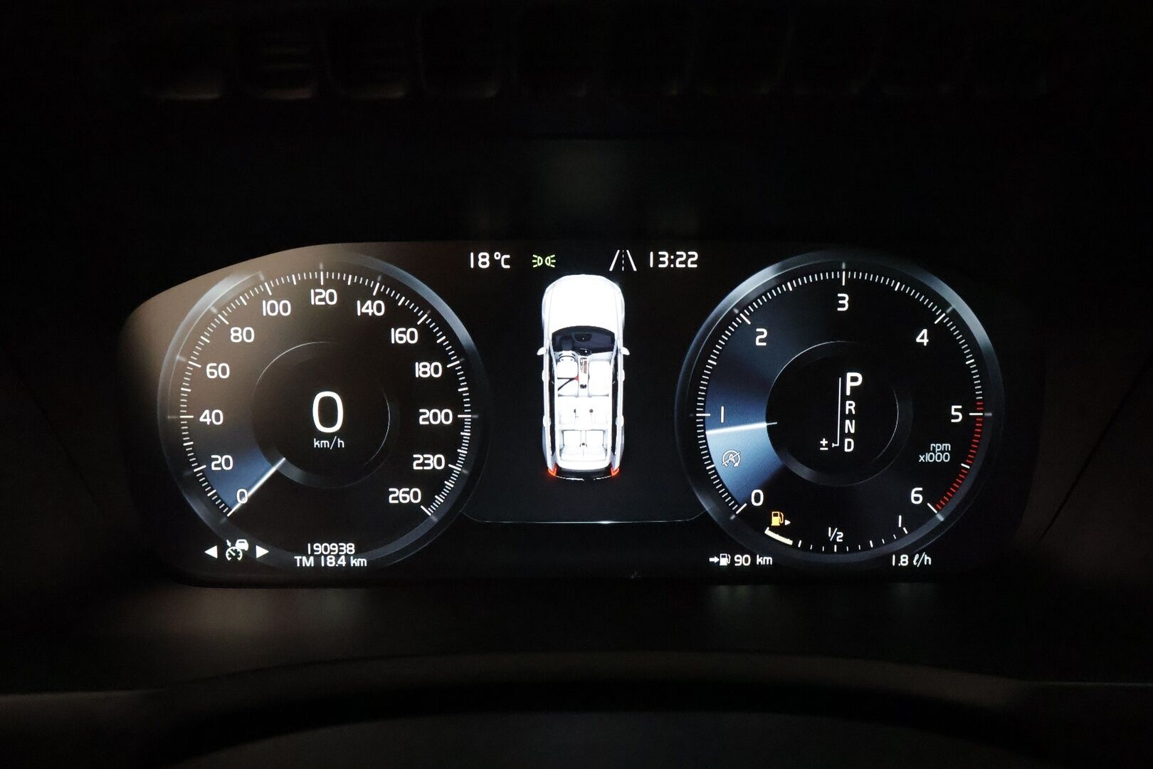 Volvo XC90 2016 D5 AWD R-Design aut 7-Paik **Panorama / ACC / HUD / Ilma-alusta / Sporttinahat Muistilla / Webasto / Koukku / Full-LED** - 3,99 % KORKOTARJOUS TÄHÄN AUTOON - Todella kattavilla varusteilla ja harvinaisella värillä Volvojen kuningas malli! / Juuri katsastettu!