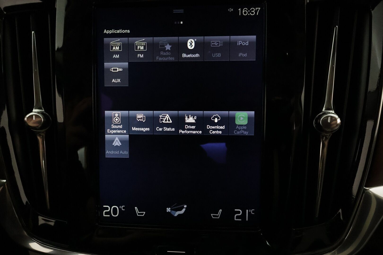 Volvo S90 2017 D5 AWD Inscription aut** Styling kit / Bowers&Wilkins / Webasto / Adapt.Vakkari / P.Kamera / Full-LED / Navi** - 3,99 % KORKOTARJOUS TÄHÄN AUTOON - Sporttinahat Muistilla / Kaistavahti / KeylessGO