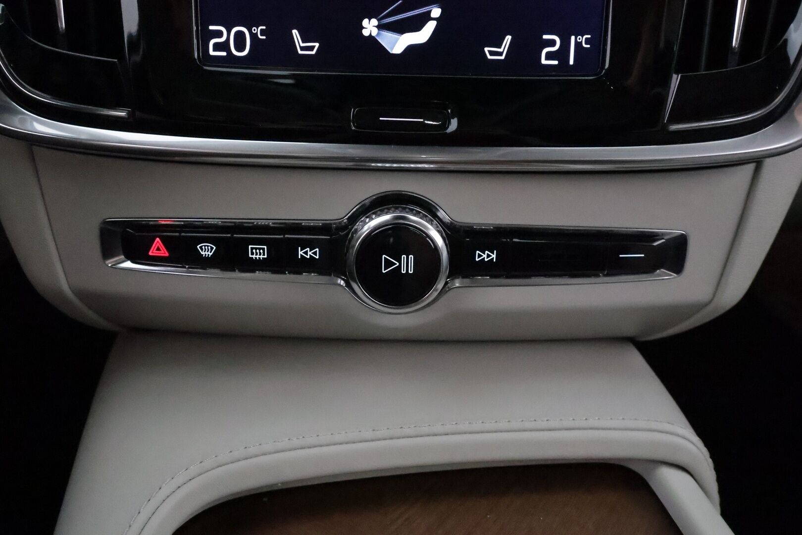Volvo S90 2017 D5 AWD Inscription aut** Styling kit / Bowers&Wilkins / Webasto / Adapt.Vakkari / P.Kamera / Full-LED / Navi** - 3,99 % KORKOTARJOUS TÄHÄN AUTOON - Sporttinahat Muistilla / Kaistavahti / KeylessGO