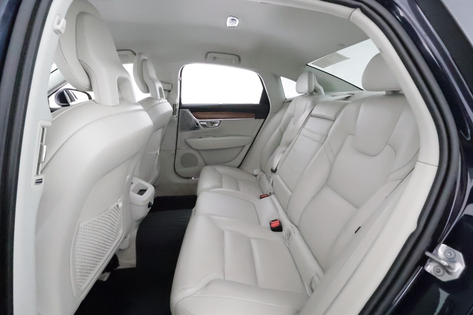 Volvo S90 2017 D5 AWD Inscription aut** Styling kit / Bowers&Wilkins / Webasto / Adapt.Vakkari / P.Kamera / Full-LED / Navi** - 3,99 % KORKOTARJOUS TÄHÄN AUTOON - Sporttinahat Muistilla / Kaistavahti / KeylessGO