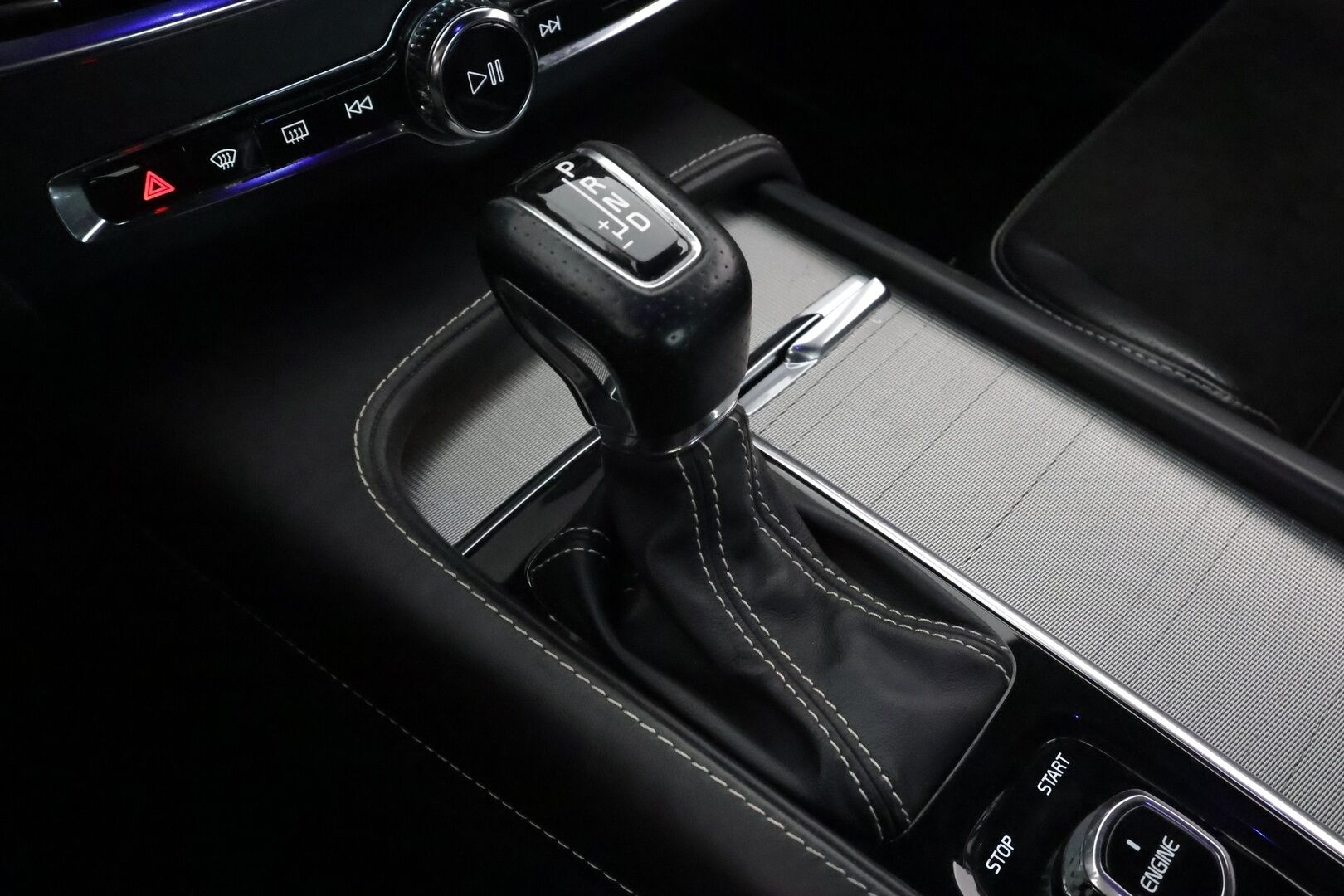 Volvo S90 2017 D4 AWD R-Design aut **Webasto / koukku / Adapt.Vakkari / P.Kamera / LED-valot / Sporttipenkki Muistilla / Navi** - Kaistavahti / KeylessGO / 2x Renkaat