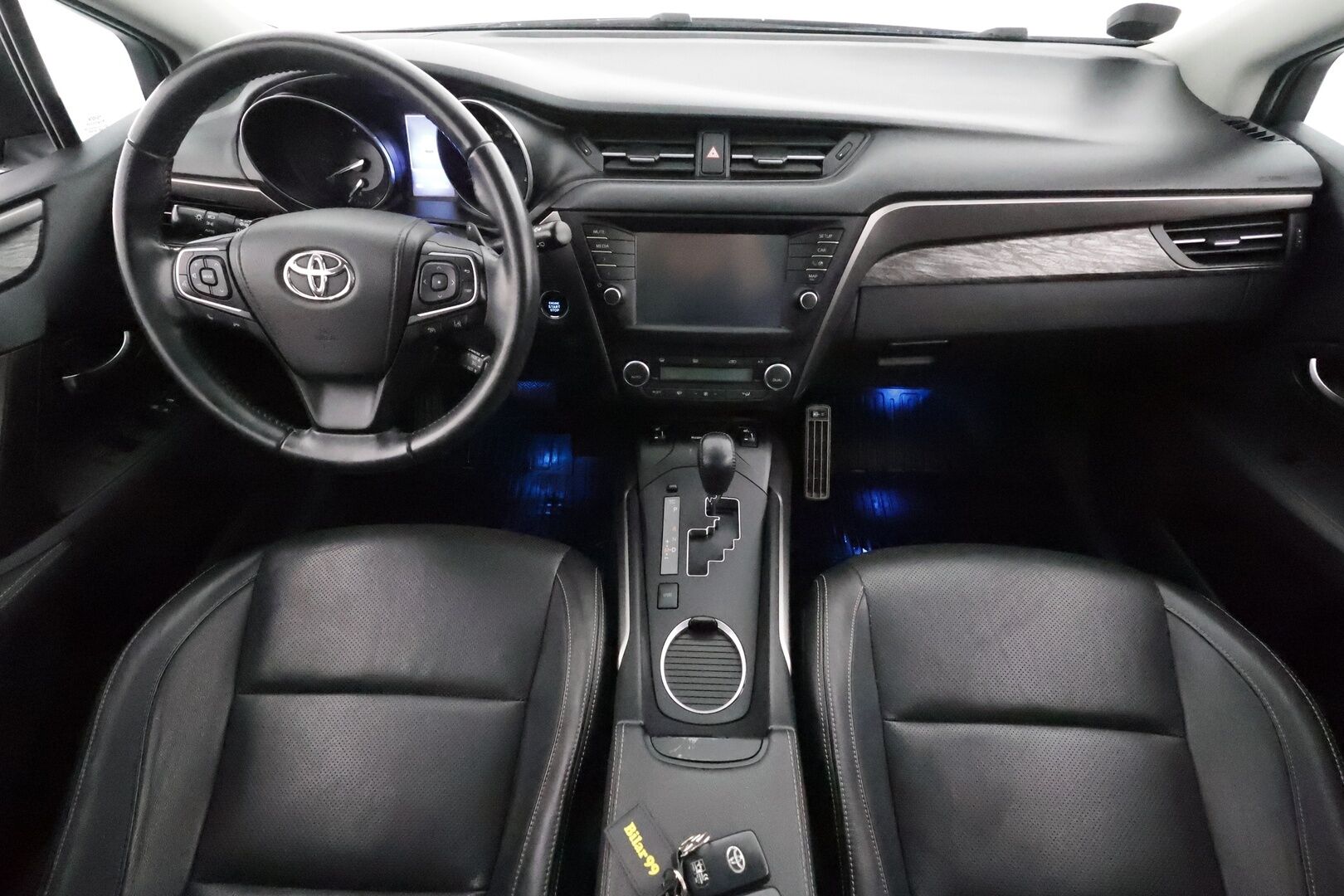TOYOTA AVENSIS 2018 1,8 Valvematic Premium Touring Sports Multidrive S - Vetokoukku / Peruutuskamera / Lasikatto / Nahkasisusta / Adapt.LED / Lohko & Sisäp. / Muistipenkki / Poikkeukselliset Varusteet!