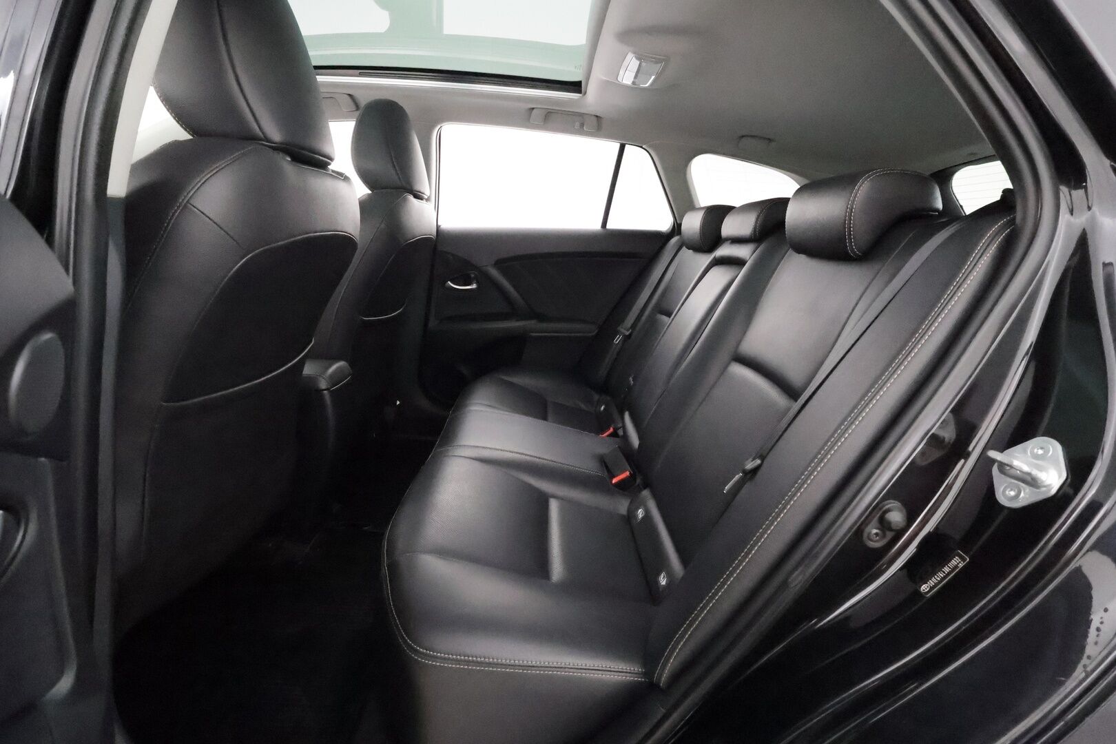 TOYOTA AVENSIS 2018 1,8 Valvematic Premium Touring Sports Multidrive S - Vetokoukku / Peruutuskamera / Lasikatto / Nahkasisusta / Adapt.LED / Lohko & Sisäp. / Muistipenkki / Poikkeukselliset Varusteet!