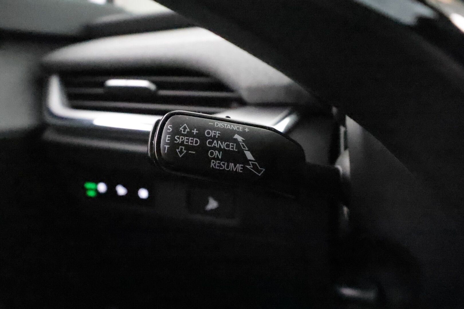 SKODA ENYAQ 2022 iV80 *Panorama / Lämpöpumppu / Koukku / ACC / Matrix-LED / Hierova Muistipenkki / Kamera / Navi* - SoH 94,68 % / kahdet renkaat vanteilla / Huippusiisti!