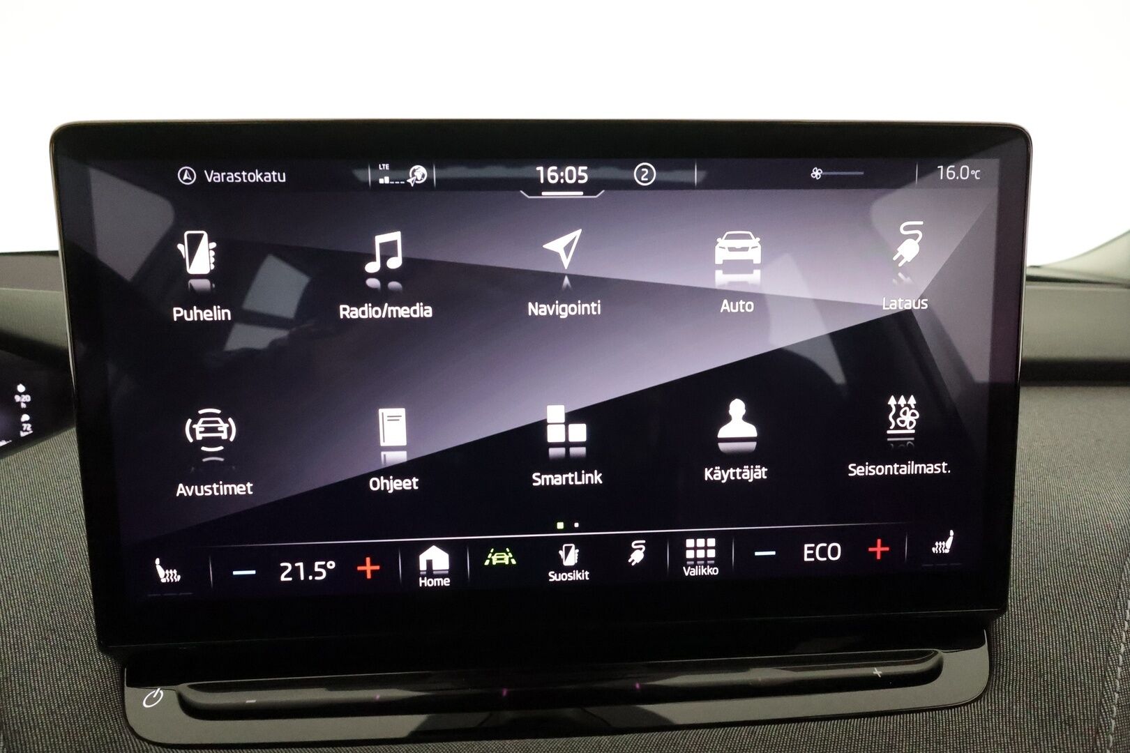 SKODA ENYAQ 2022 iV80 *Panorama / Lämpöpumppu / Koukku / ACC / Matrix-LED / Hierova Muistipenkki / Kamera / Navi* - SoH 94,68 % / kahdet renkaat vanteilla / Huippusiisti!