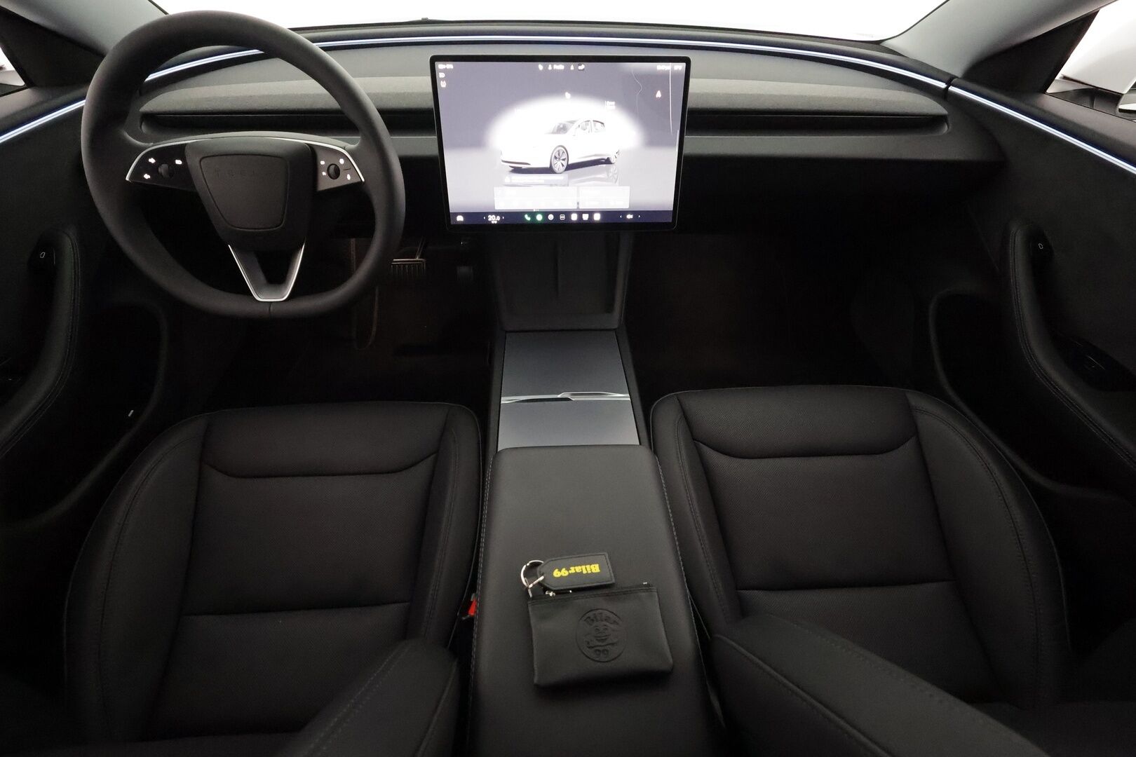TESLA MODEL 3 2024 Long Range **Lämpöpumppu / Lasikatto / Adapt.Vakkari / Matrix-LED / P.Kamera / Ilmastoidut nahat / Navi / Kaistavahti** - 3,99 % KORKOTARJOUS TÄHÄN AUTOON - Premium Audio / 2x Renkaat