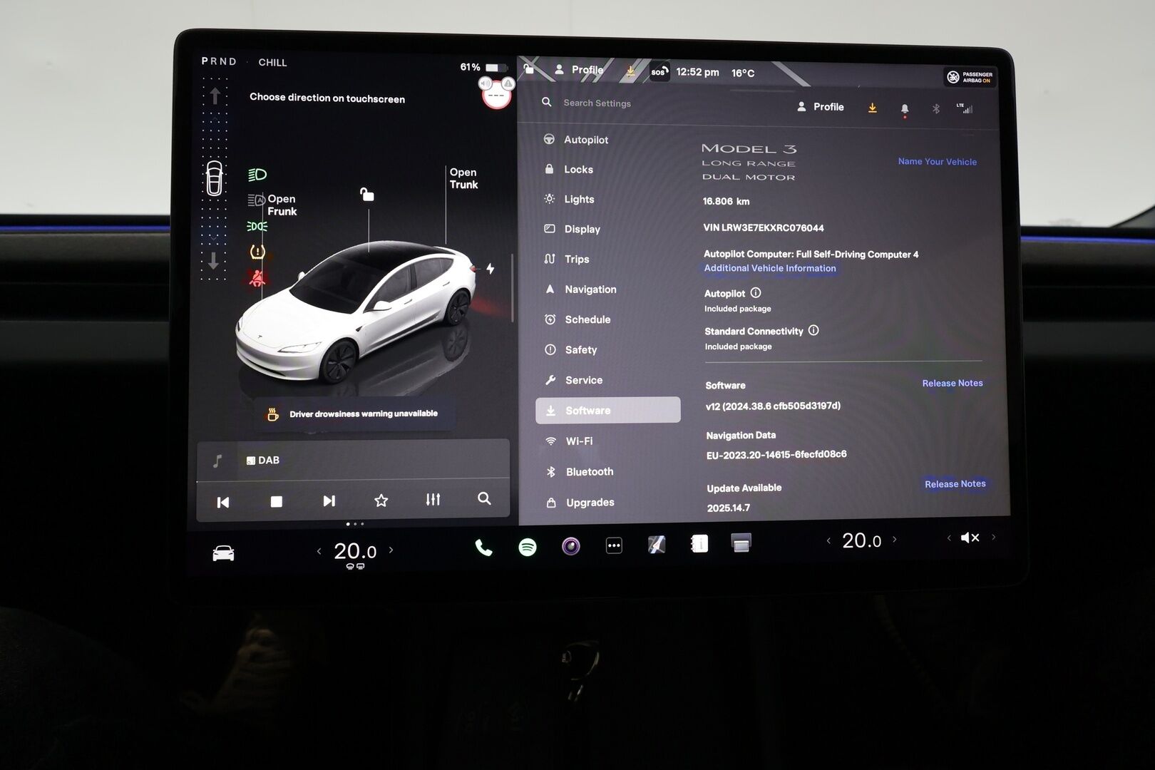 TESLA MODEL 3 2024 Long Range **Lämpöpumppu / Lasikatto / Adapt.Vakkari / Matrix-LED / P.Kamera / Ilmastoidut nahat / Navi / Kaistavahti** - 3,99 % KORKOTARJOUS TÄHÄN AUTOON - Premium Audio / 2x Renkaat