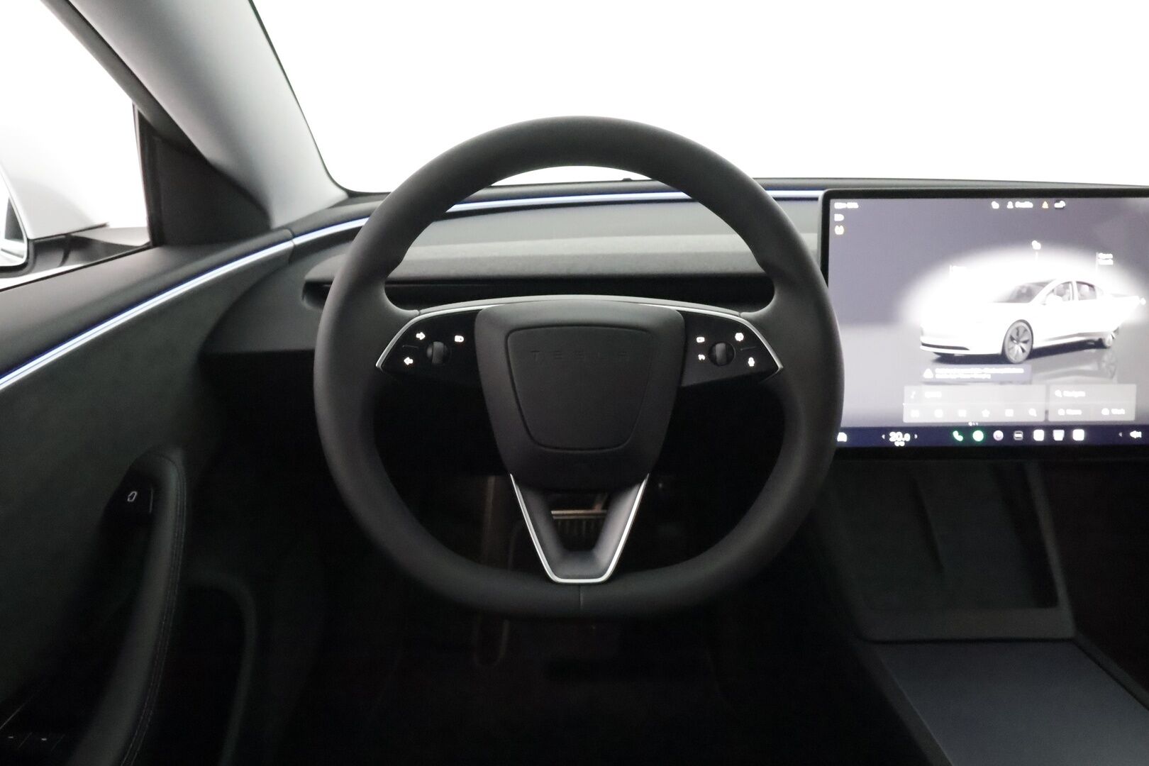 TESLA MODEL 3 2024 Long Range **Lämpöpumppu / Lasikatto / Adapt.Vakkari / Matrix-LED / P.Kamera / Ilmastoidut nahat / Navi / Kaistavahti** - 3,99 % KORKOTARJOUS TÄHÄN AUTOON - Premium Audio / 2x Renkaat