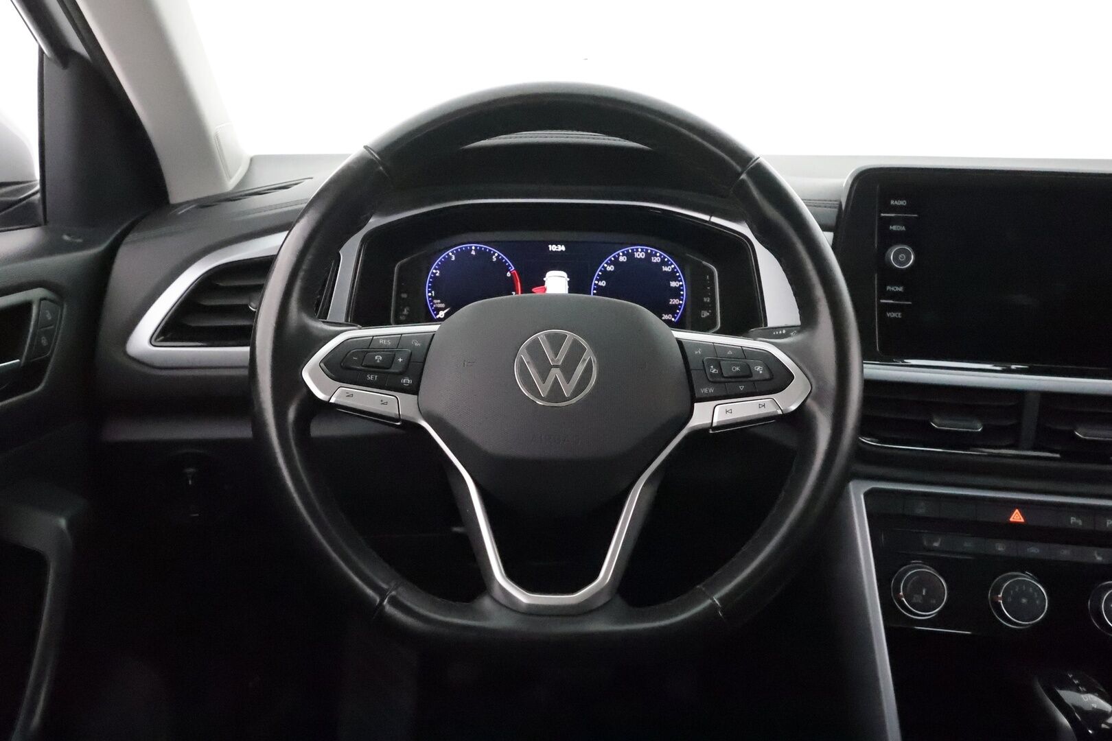 VOLKSWAGEN T-ROC 2022 Comfort Business 1,5 TSI EVO DSG ** Adapt.Vakkari / P.Tutkat / LED-valot / Koukku /  Kaistavahti / Apple&Android ** - Merkkihuollettu / 2x Renkaat