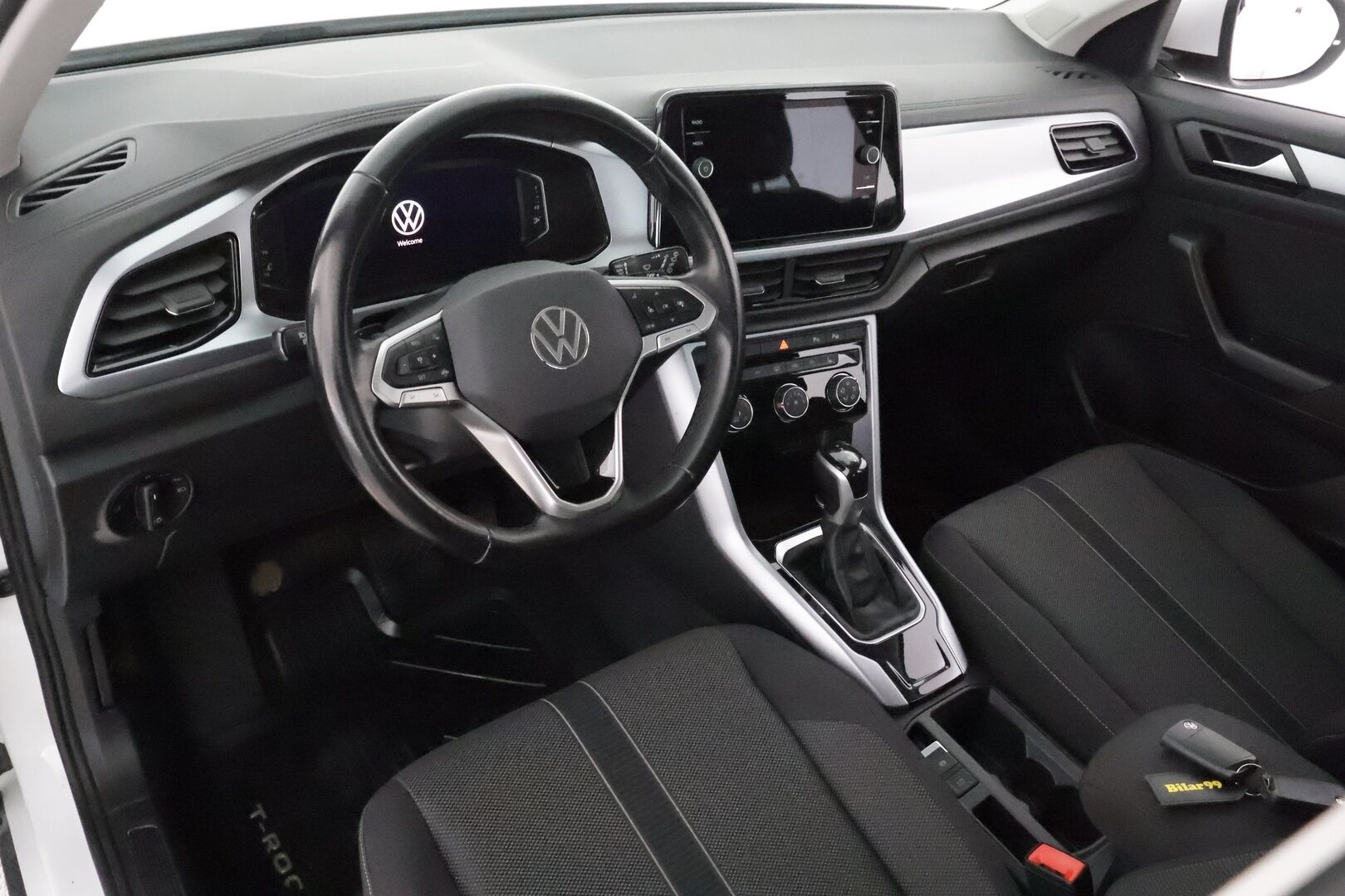 VOLKSWAGEN T-ROC 2022 Comfort Business 1,5 TSI EVO DSG ** Adapt.Vakkari / P.Tutkat / LED-valot / Koukku /  Kaistavahti / Apple&Android ** - Merkkihuollettu / 2x Renkaat