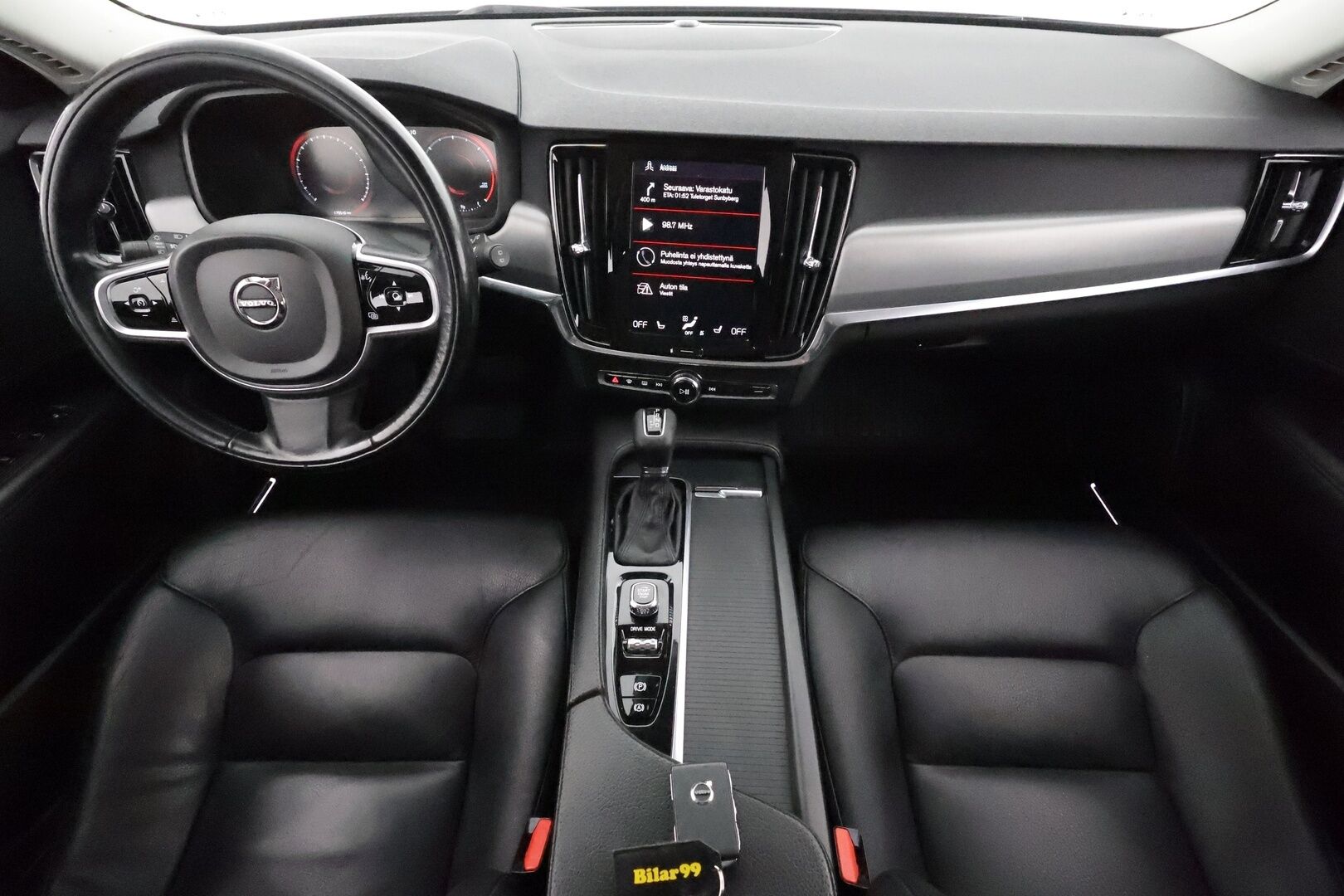 Volvo V90 2020 D4 Momentum aut. **Webasto / Adapt.Vakkari / P.Kamera / LED-valot / Nahkaverhoilu / Navi / Kaistavahti / KeylessGO** - Goodyear kesärenkaat / Jakopää tehty /  iso perheauto!