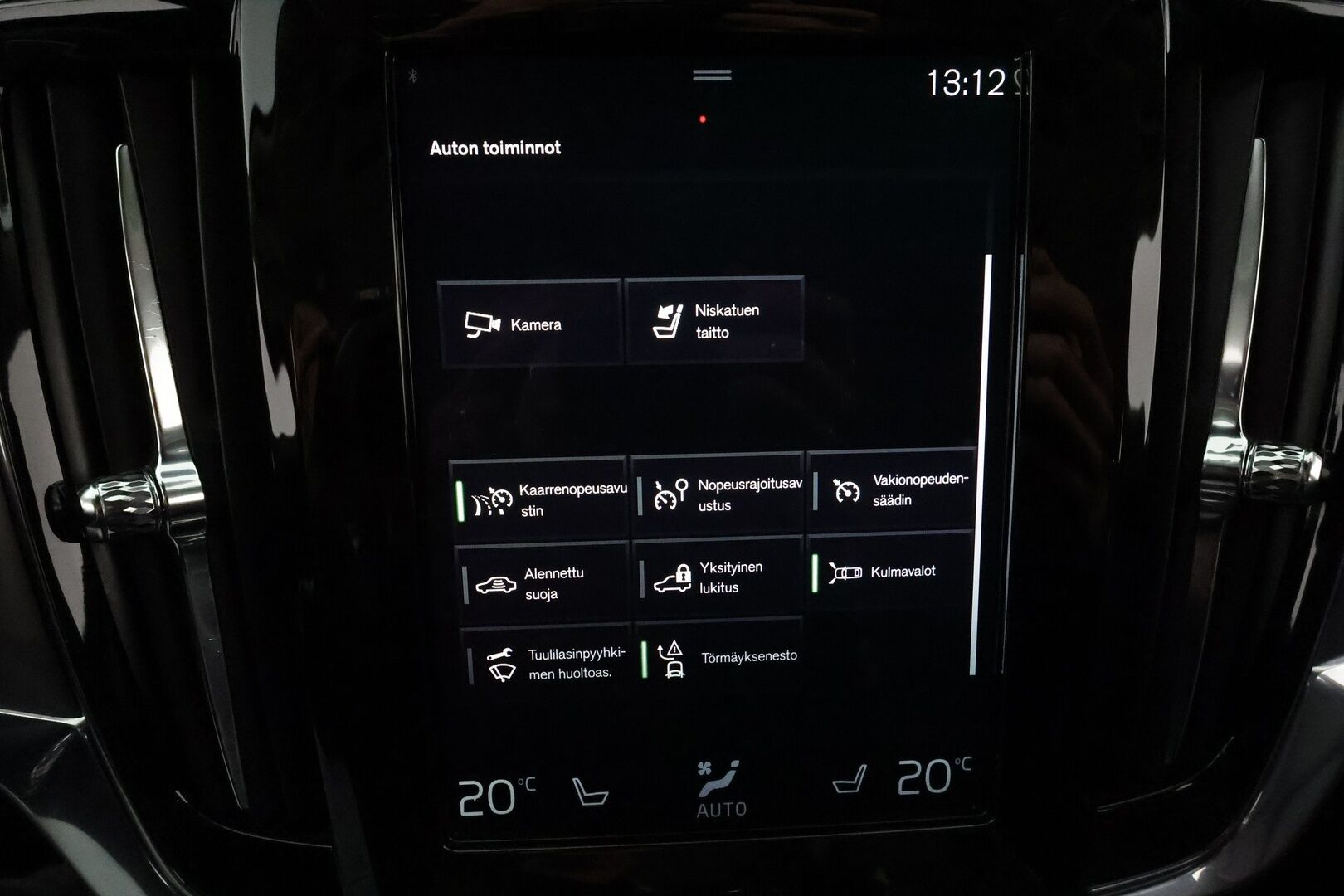 Volvo V90 2020 D4 Momentum aut. **Webasto / Adapt.Vakkari / P.Kamera / LED-valot / Nahkaverhoilu / Navi / Kaistavahti / KeylessGO** - Goodyear kesärenkaat / Jakopää tehty /  iso perheauto!