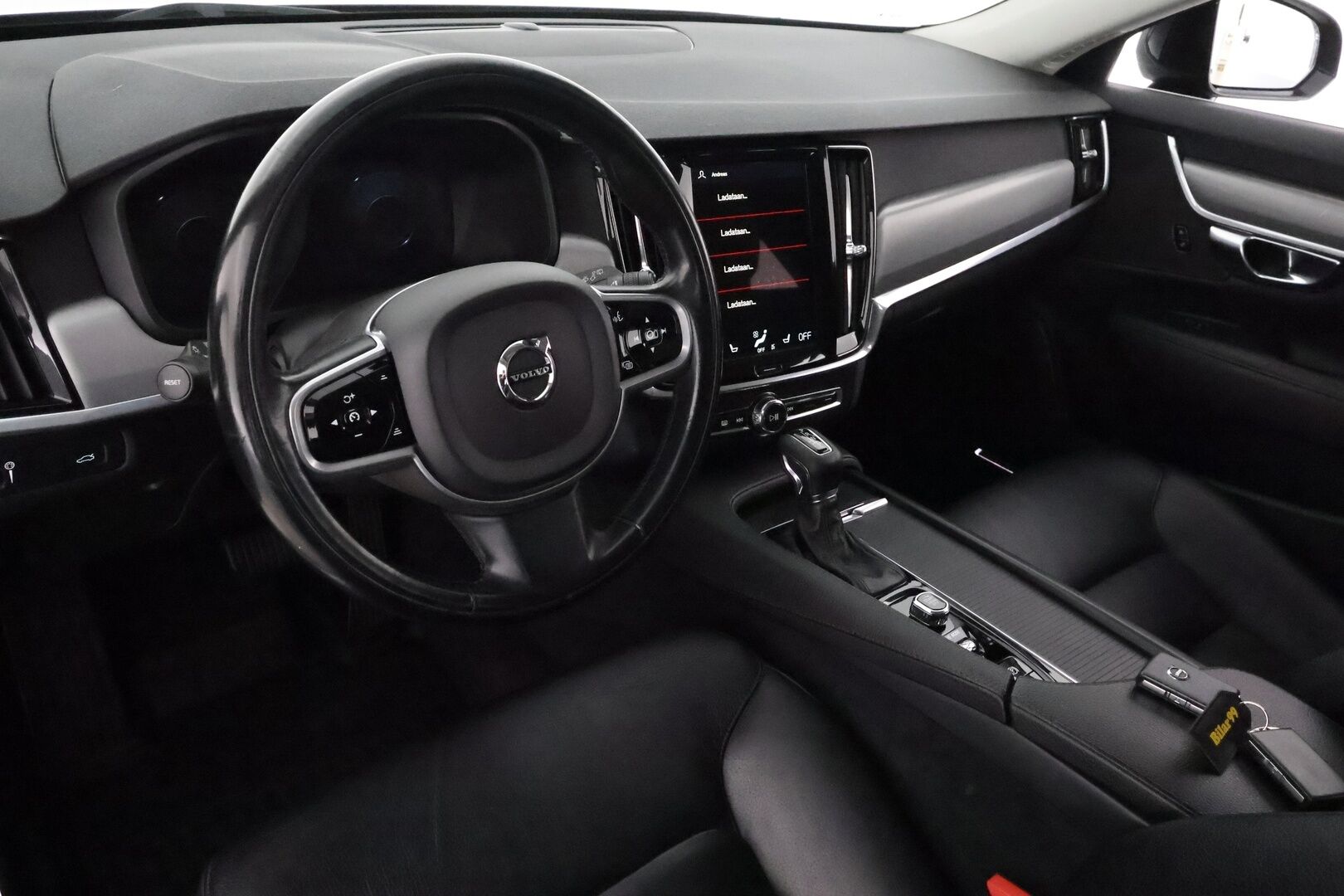 Volvo V90 2020 D4 Momentum aut. **Webasto / Adapt.Vakkari / P.Kamera / LED-valot / Nahkaverhoilu / Navi / Kaistavahti / KeylessGO** - Goodyear kesärenkaat / Jakopää tehty /  iso perheauto!