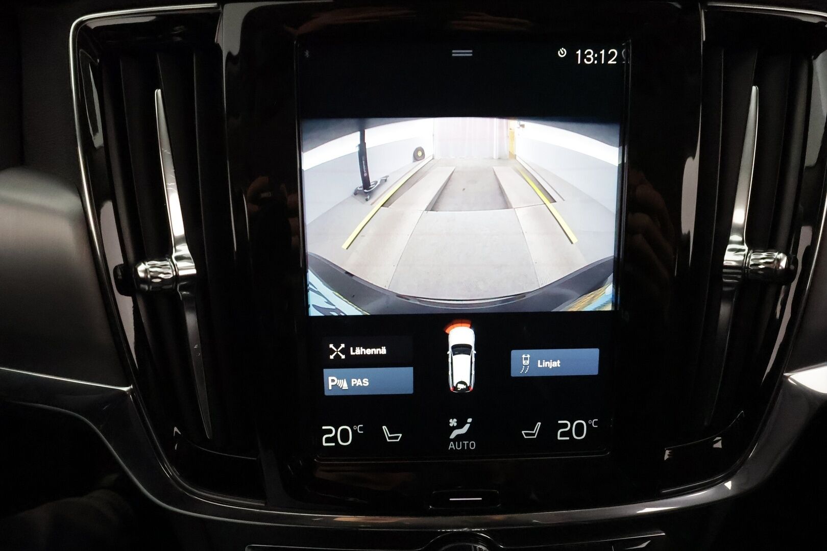 Volvo V90 2020 D4 Momentum aut. **Webasto / Adapt.Vakkari / P.Kamera / LED-valot / Nahkaverhoilu / Navi / Kaistavahti / KeylessGO** - Goodyear kesärenkaat / Jakopää tehty /  iso perheauto!