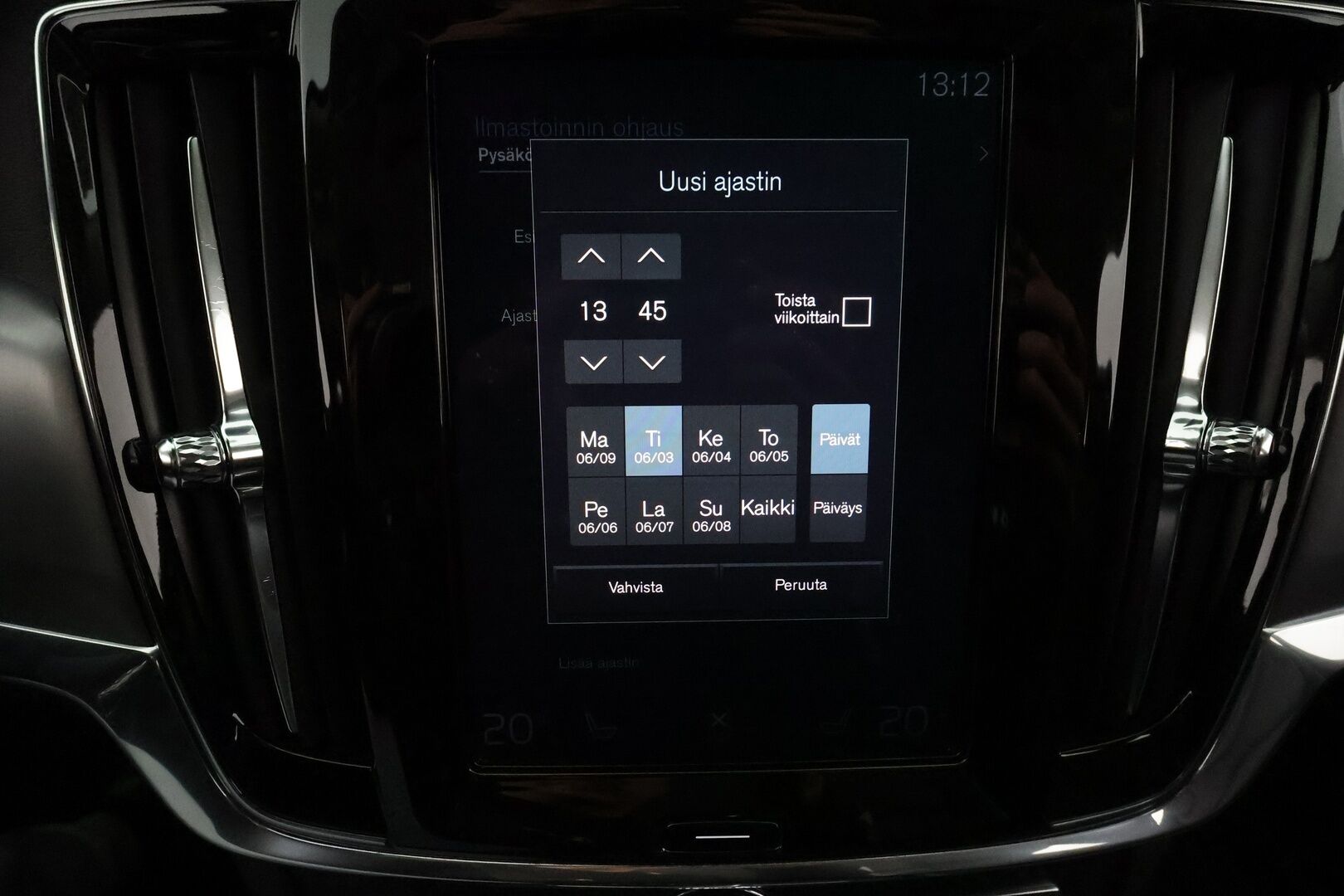Volvo V90 2020 D4 Momentum aut. **Webasto / Adapt.Vakkari / P.Kamera / LED-valot / Nahkaverhoilu / Navi / Kaistavahti / KeylessGO** - Goodyear kesärenkaat / Jakopää tehty /  iso perheauto!