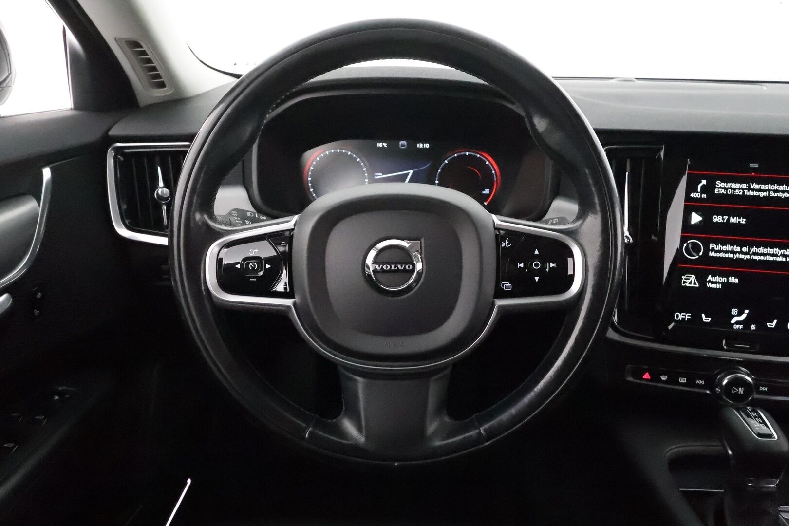 Volvo V90 2020 D4 Momentum aut. **Webasto / Adapt.Vakkari / P.Kamera / LED-valot / Nahkaverhoilu / Navi / Kaistavahti / KeylessGO** - Goodyear kesärenkaat / Jakopää tehty /  iso perheauto!