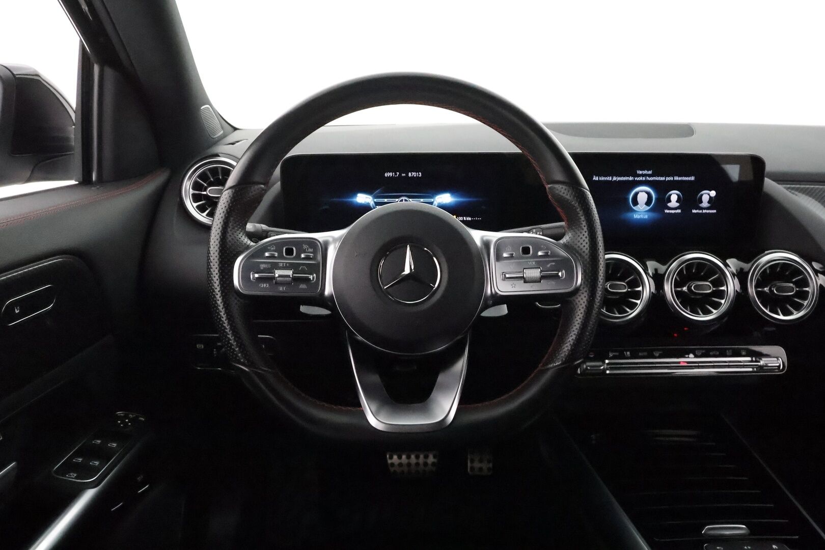 MERCEDES-BENZ GLA 2022 250 e A Business EQ Power AMG ** Widescreen / Adapt.Vakkari / P.kamera / Multibeam-LED / Sporttipenkki / Navi ** - 3,99 % KORKOTARJOUS TÄHÄN AUTOON - Akku Kuntotarkistettu!