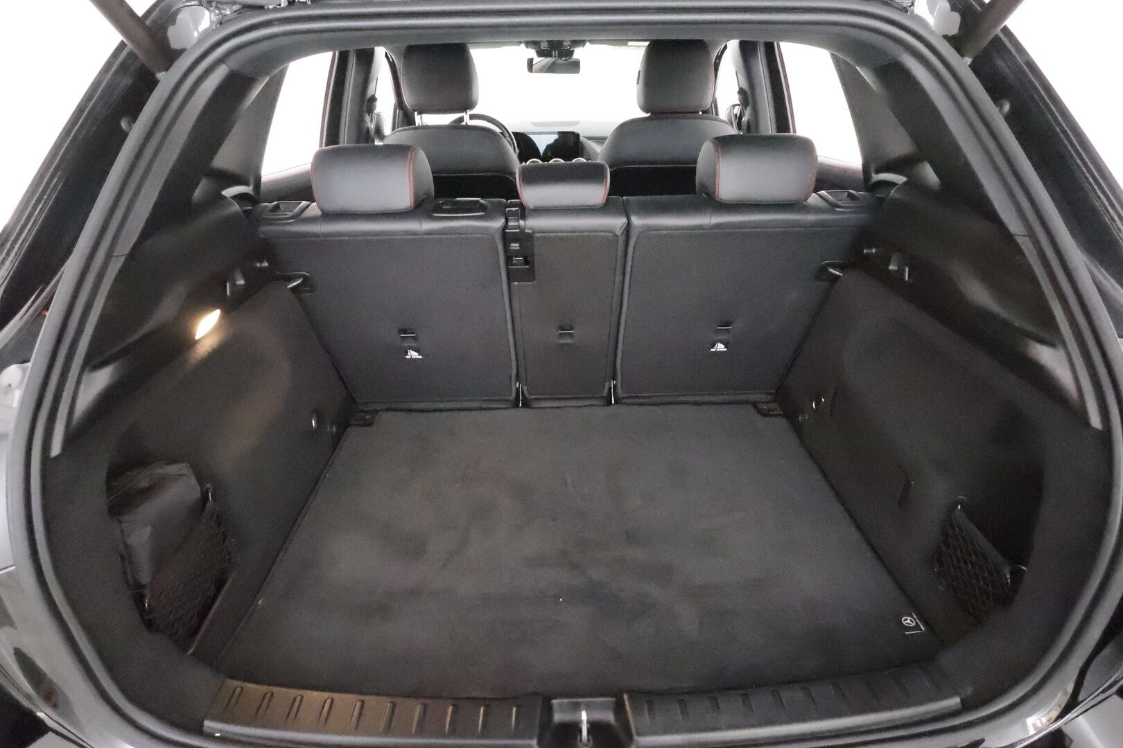 MERCEDES-BENZ GLA 2022 250 e A Business EQ Power AMG ** Widescreen / Adapt.Vakkari / P.kamera / Multibeam-LED / Sporttipenkki / Navi ** - 3,99 % KORKOTARJOUS TÄHÄN AUTOON - Akku Kuntotarkistettu!