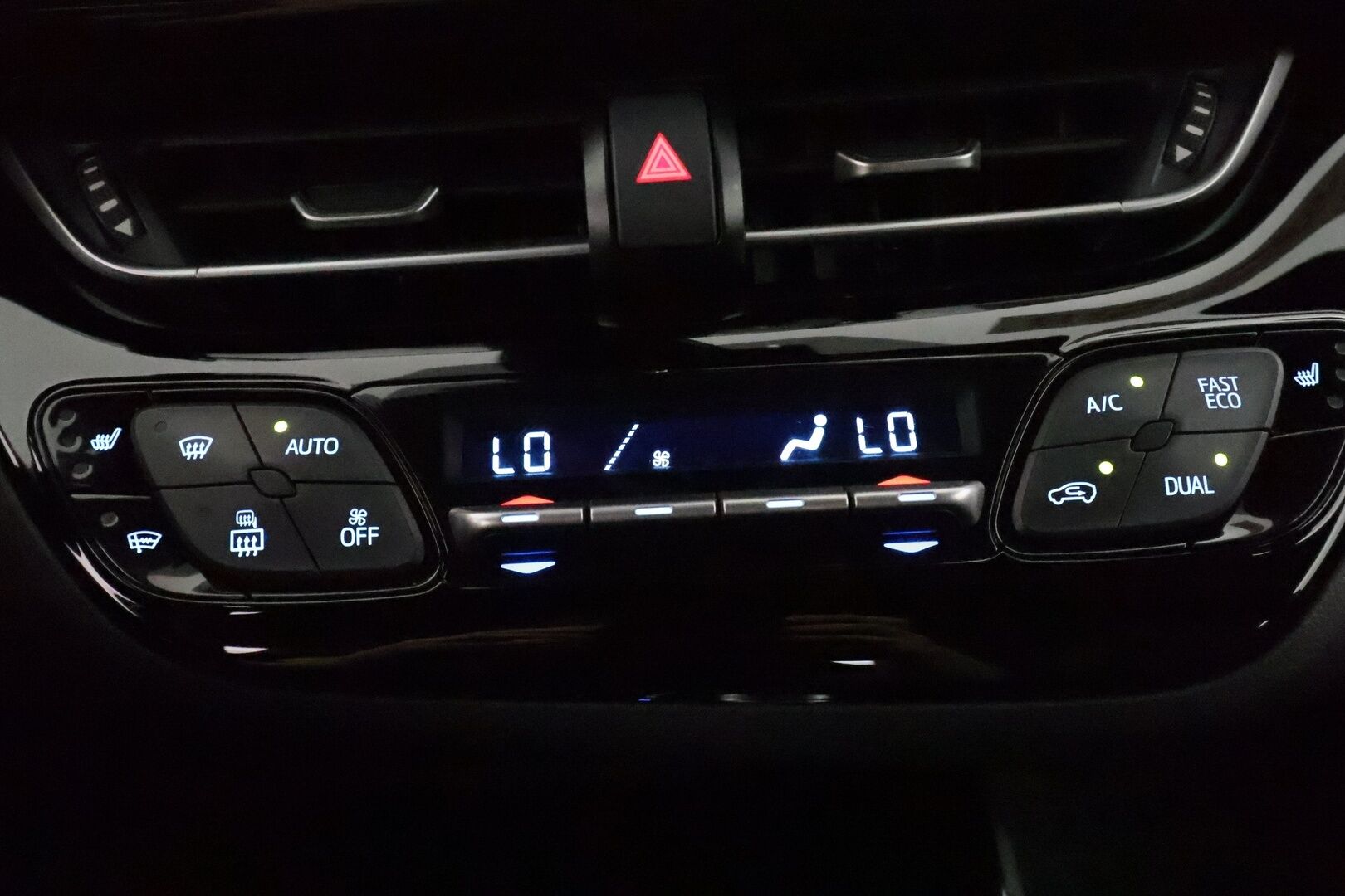 TOYOTA C-HR 2020 1.8 Hybrid Active Edition **JBL / Adapt.Vakkari / Bi-LED / P.Kamera / Kaistavahti / Nahkaverhoilu / KeylessGO** - Merkkihuollettu!