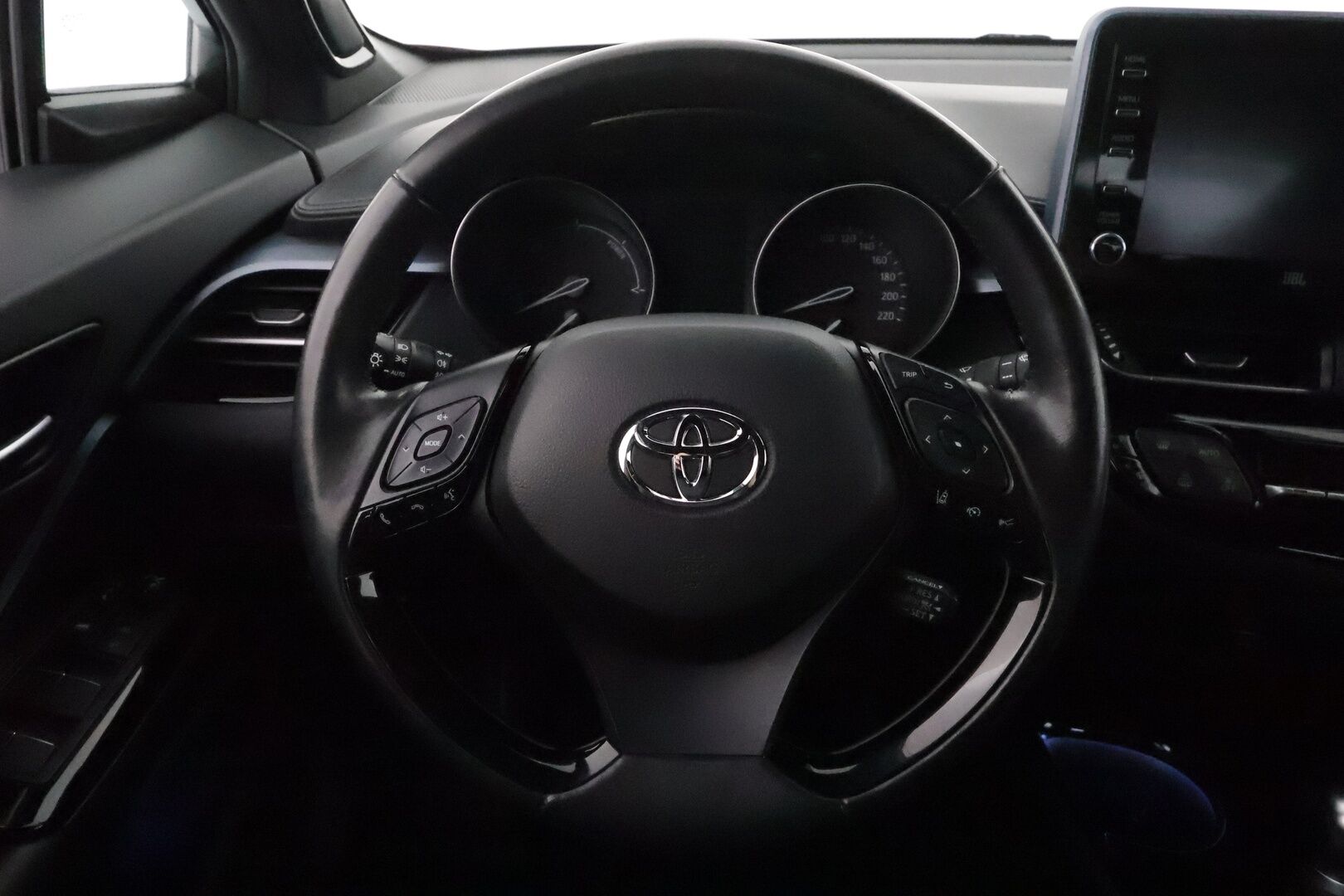 TOYOTA C-HR 2020 1.8 Hybrid Active Edition **JBL / Adapt.Vakkari / Bi-LED / P.Kamera / Kaistavahti / Nahkaverhoilu / KeylessGO** - Merkkihuollettu!