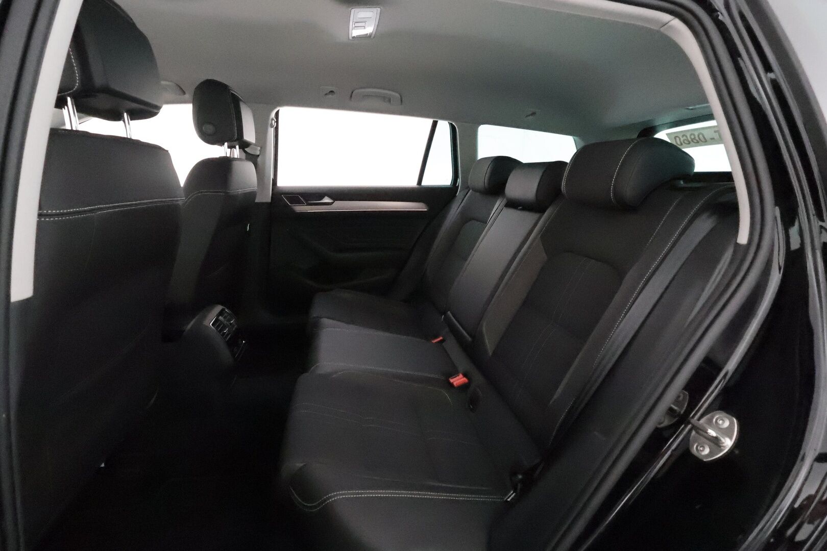 VOLKSWAGEN PASSAT 2021 Variant Alltrack 2,0 TDI SCR 147 kW 4MOTION DSG **Webasto / Koukku / Adapt.Vakkari / Matrix-LED / P.kamera / Navi** - 3,99 % KORKOTARJOUS TÄHÄN AUTOON - Merkkihuollettu!
