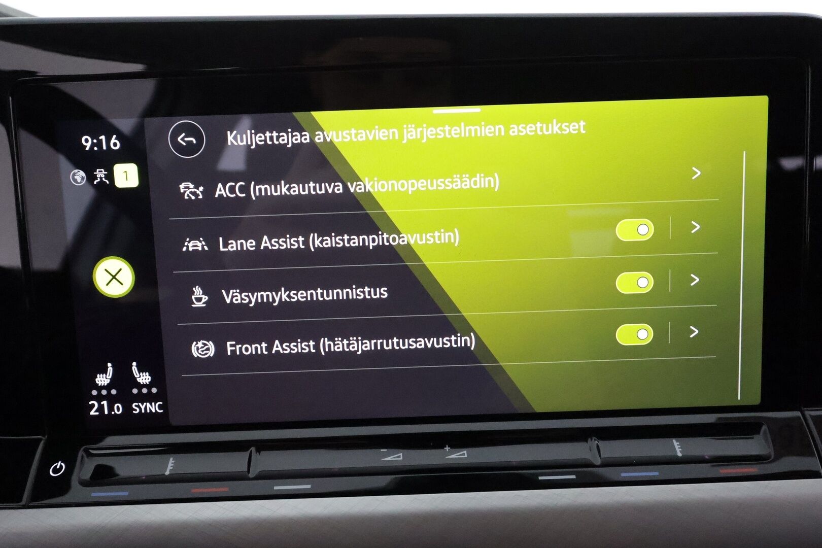 VOLKSWAGEN GOLF 2022 Variant Alltrack 2,0 TSI 140 kW 4MOTION DSG **Webasto / Koukku / Adapt.Vakkari / LED-valot / P.Kamera / Kaistavahti** - Facelift / Kahdet Renkaat / Talvipaketti