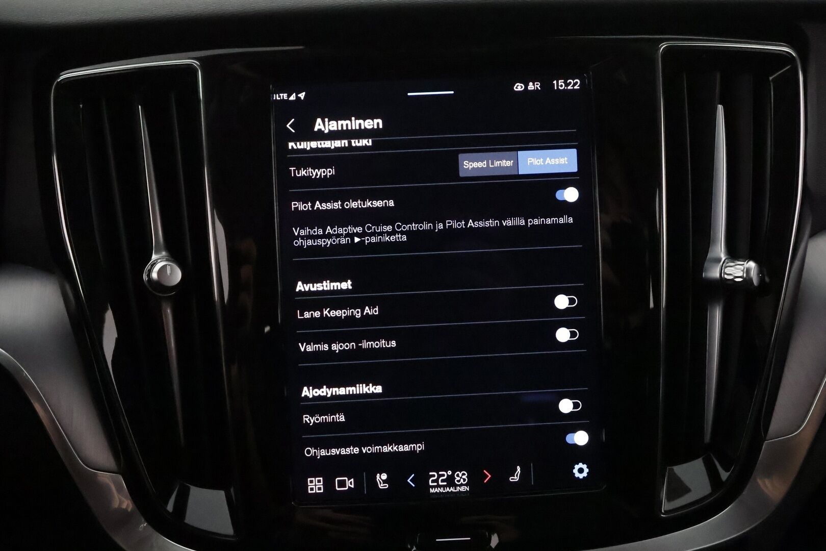 Volvo V60 2023 T6 AWD Long Range Core aut. **Adapt.vakkari / Koukku / P.kamera / Facelift / BLIS / KeylessGo** - SoH 99,1% / Kahdet renkaat aluvanteilla / Merkkihuollettu / Penkinlämmittimet takana / Navi / High Performance Audio