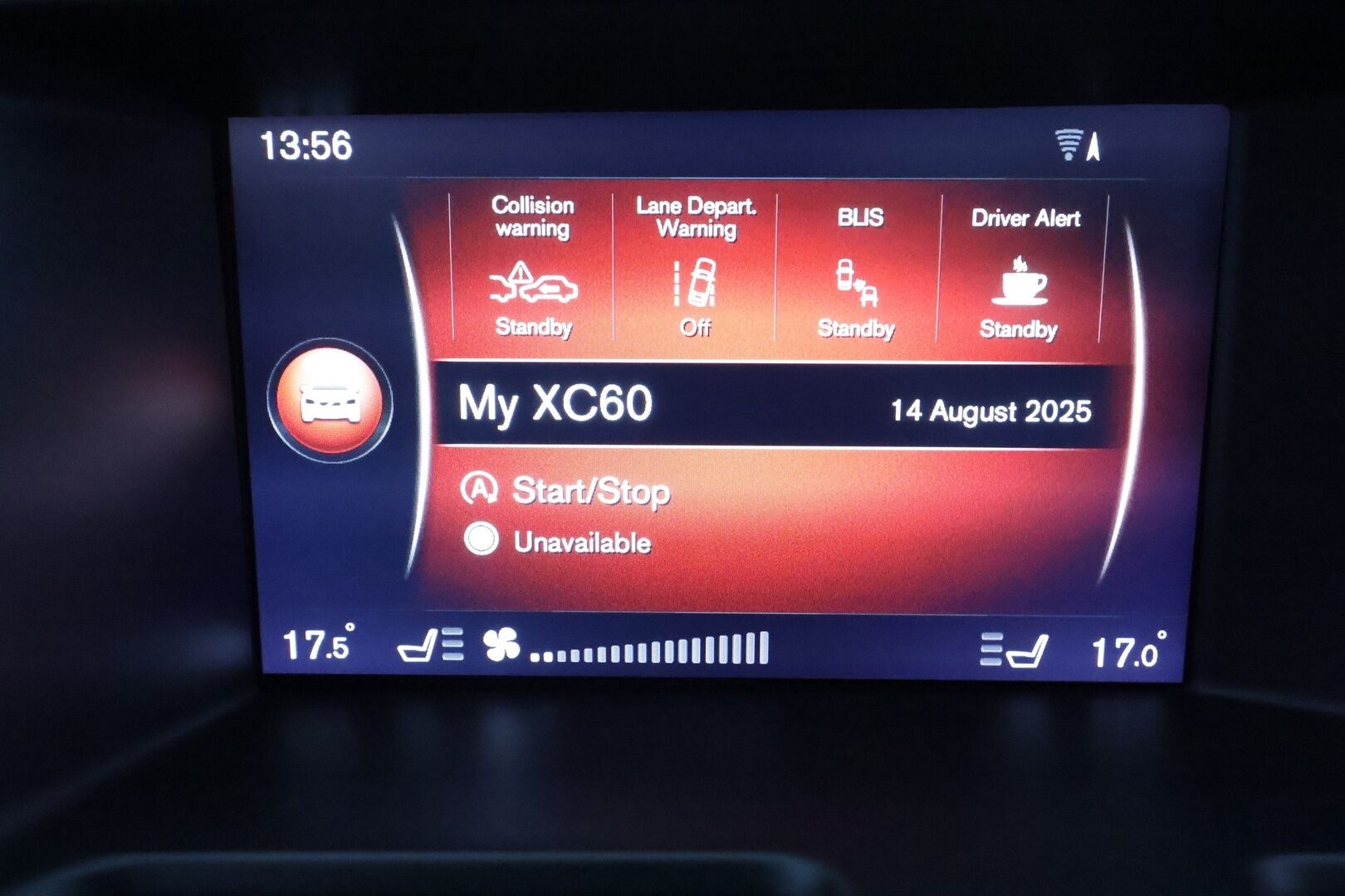 Volvo XC60 2017 D4 AWD Summum aut. *'Adapt.vakkari / BLIS / Aktiiv.Xenon / Webasto / Koukku / Navi / KeylessGo** - Kahdet renkaat aluvanteilla / Penkinlämmittimet takana / Ratinlämmitin / Mustat nahat / Muistipenkki 