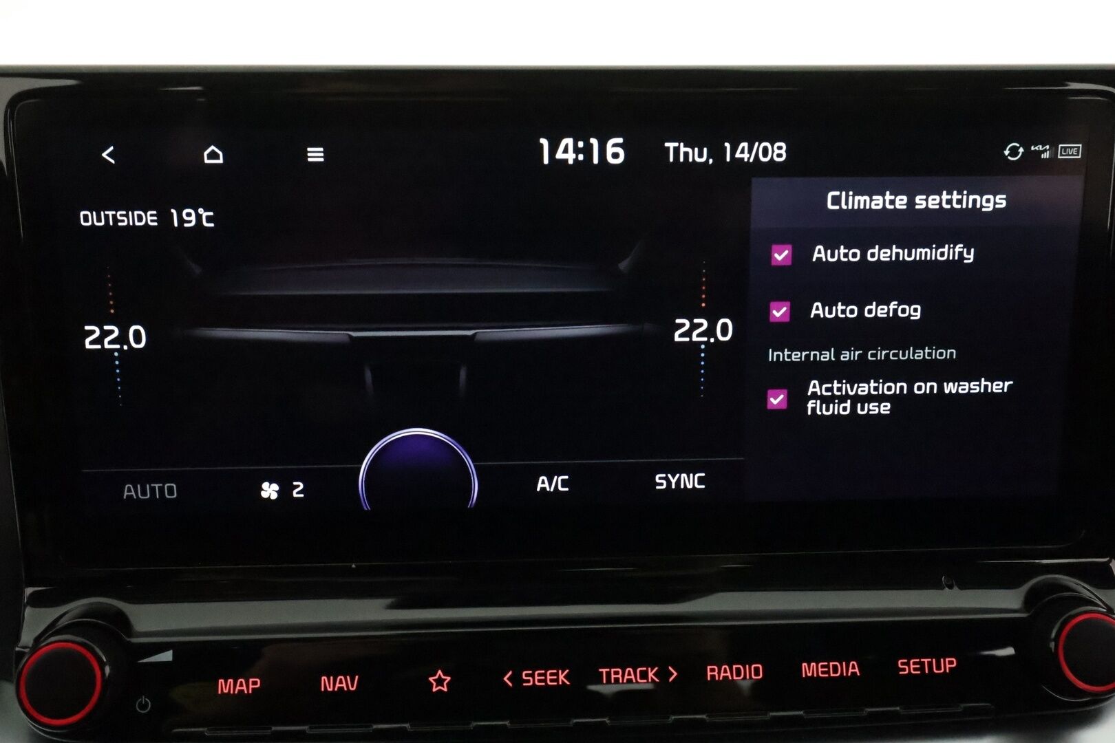 KIA CEED 2024 1,6 GDI Plug-In Hybrid Business Premium SW DCT  **Adapt.vakkari / P.kamera / LED / Navi / KeylessGo / Apple&Android** - Kahdet renkaat aluvanteilla / Merkkihuollettu / Ratinlämmitin