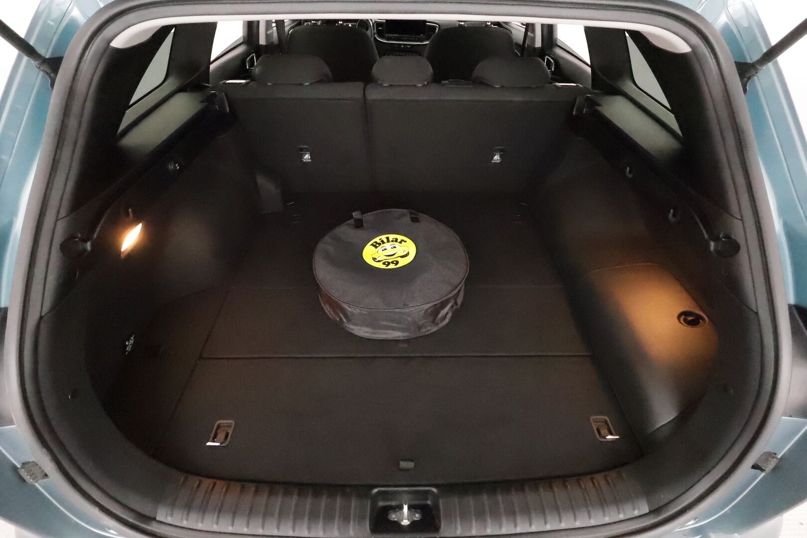 KIA CEED 2024 1,6 GDI Plug-In Hybrid Business Premium SW DCT  **Adapt.vakkari / P.kamera / LED / Navi / KeylessGo / Apple&Android** - Kahdet renkaat aluvanteilla / Merkkihuollettu / Ratinlämmitin