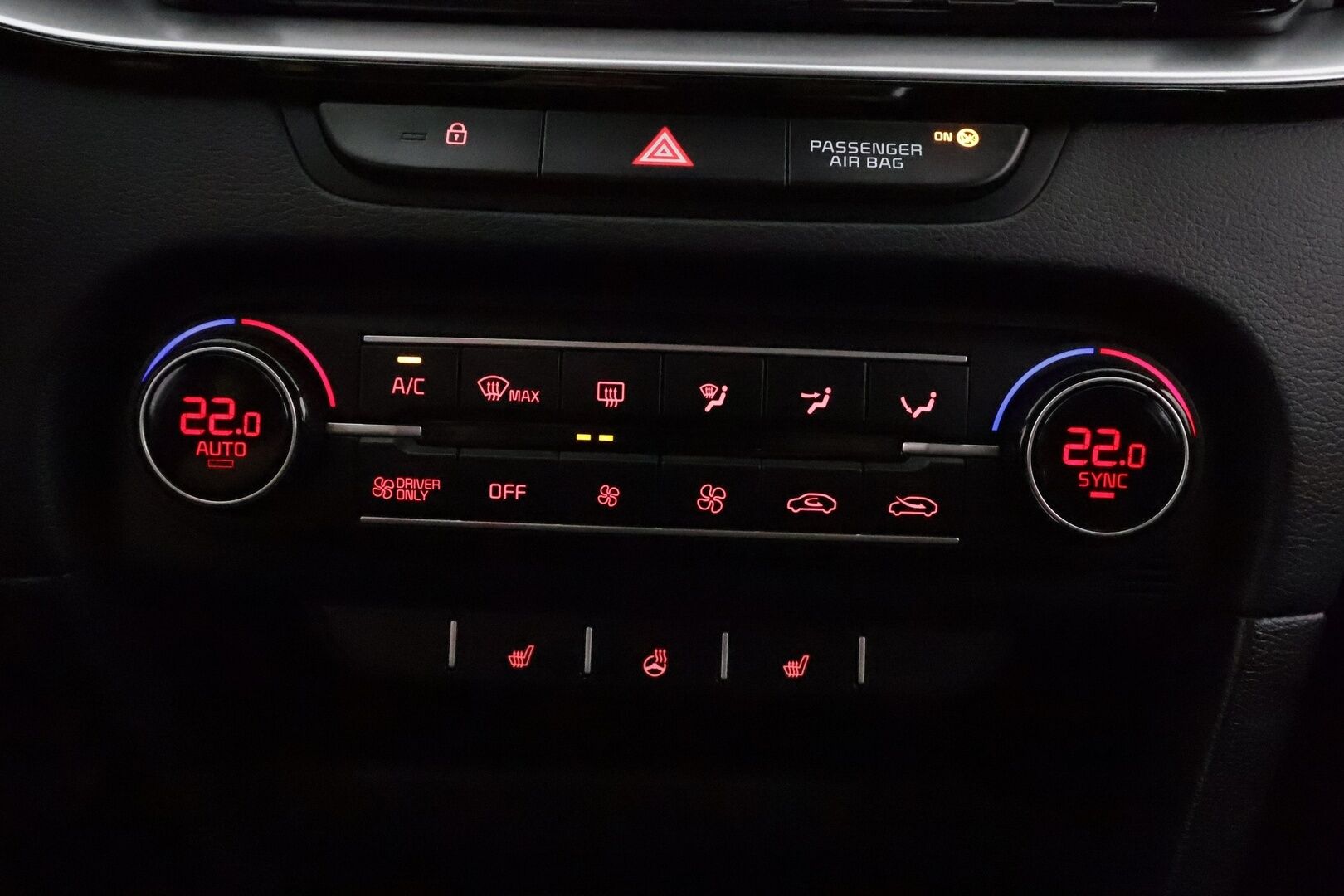 KIA CEED 2024 1,6 GDI Plug-In Hybrid Business Premium SW DCT  **Adapt.vakkari / P.kamera / LED / Navi / KeylessGo / Apple&Android** - Kahdet renkaat aluvanteilla / Merkkihuollettu / Ratinlämmitin