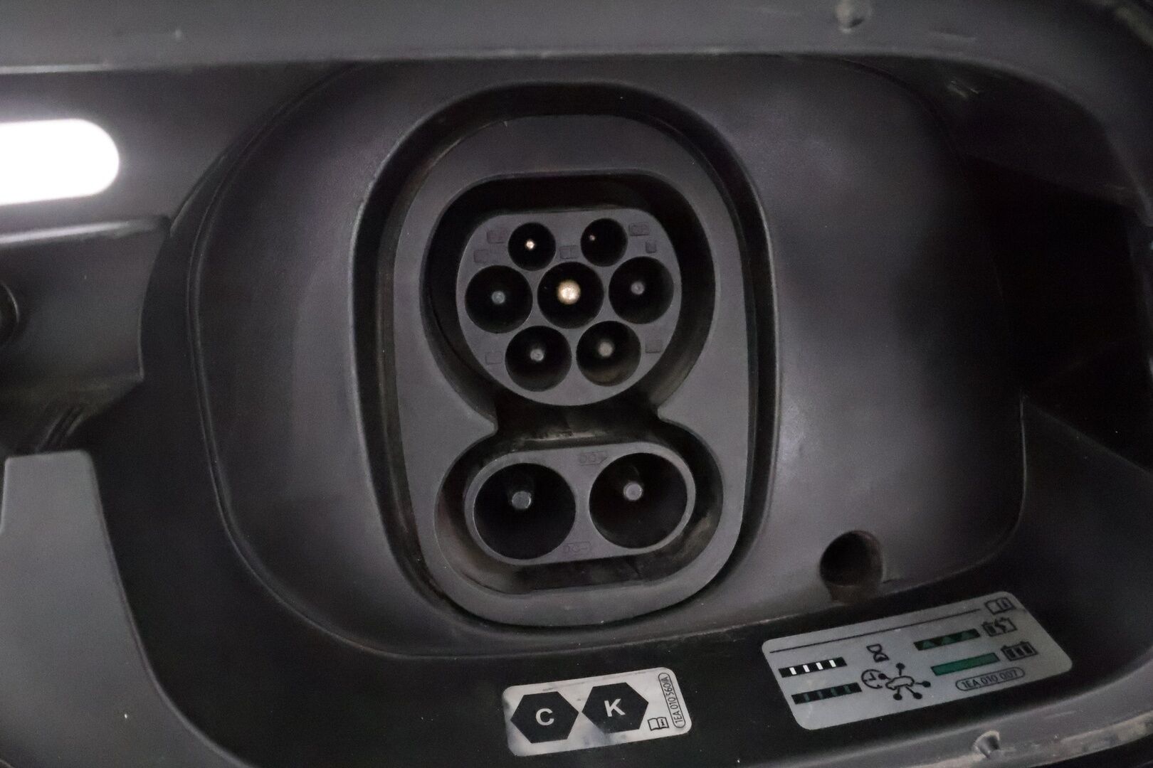 VOLKSWAGEN ID.4 2021 Pro Performance 1ST MAX **Lämpöpumppu / ACC / Matrix / Lasikatto / Koukku / 360° / Hierovat Sportpenkit Muistilla** - Akku kuntotarkastettu **HUIPPU KAMOILLA**