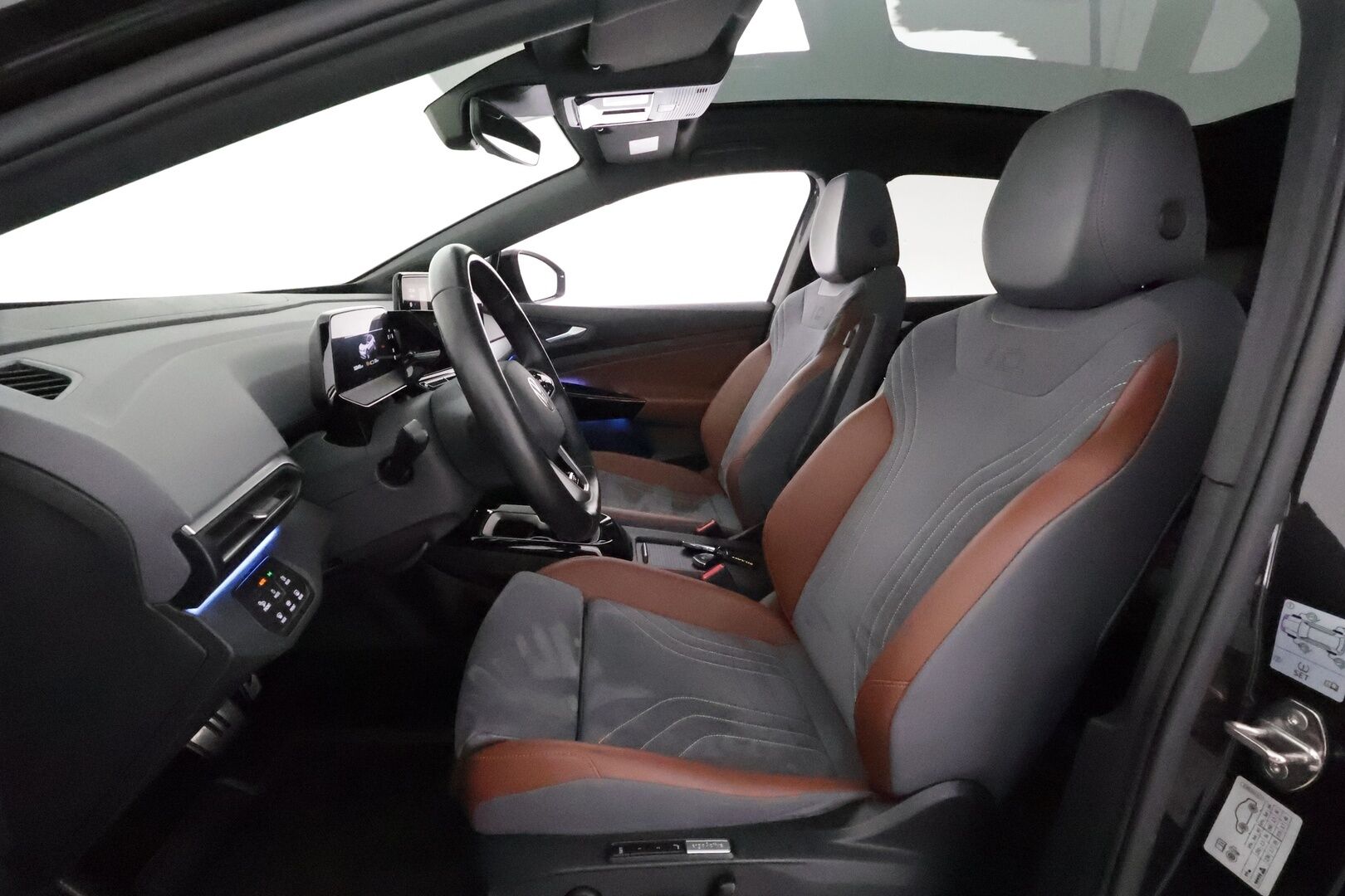 VOLKSWAGEN ID.4 2021 Pro Performance 1ST MAX **Lämpöpumppu / ACC / Matrix / Lasikatto / Koukku / 360° / Hierovat Sportpenkit Muistilla** - Akku kuntotarkastettu **HUIPPU KAMOILLA**